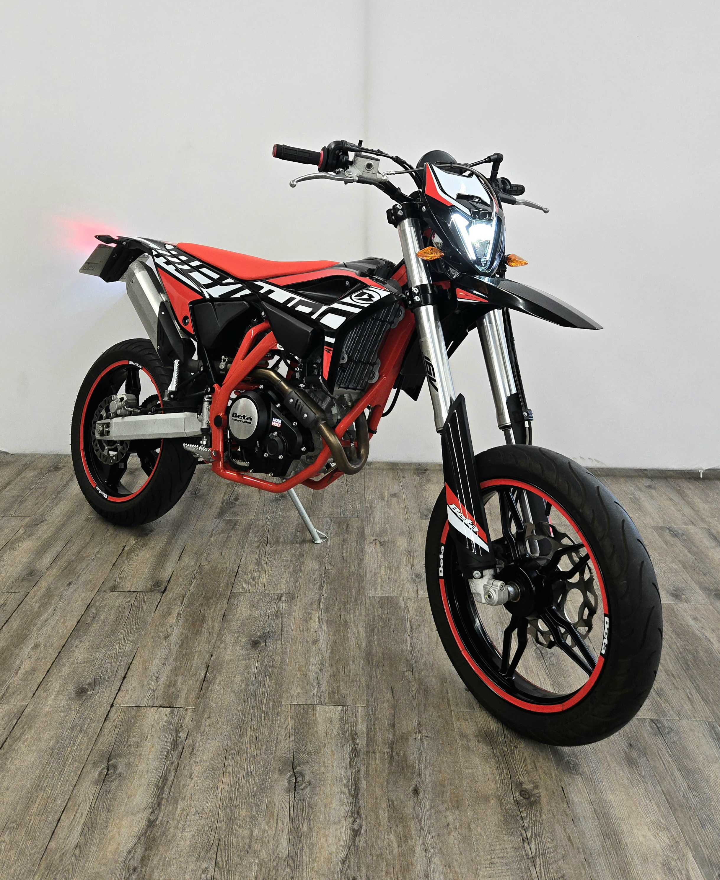 BETA RR 125 SM RR 125 SM 2021 HD vue 3/4 droite