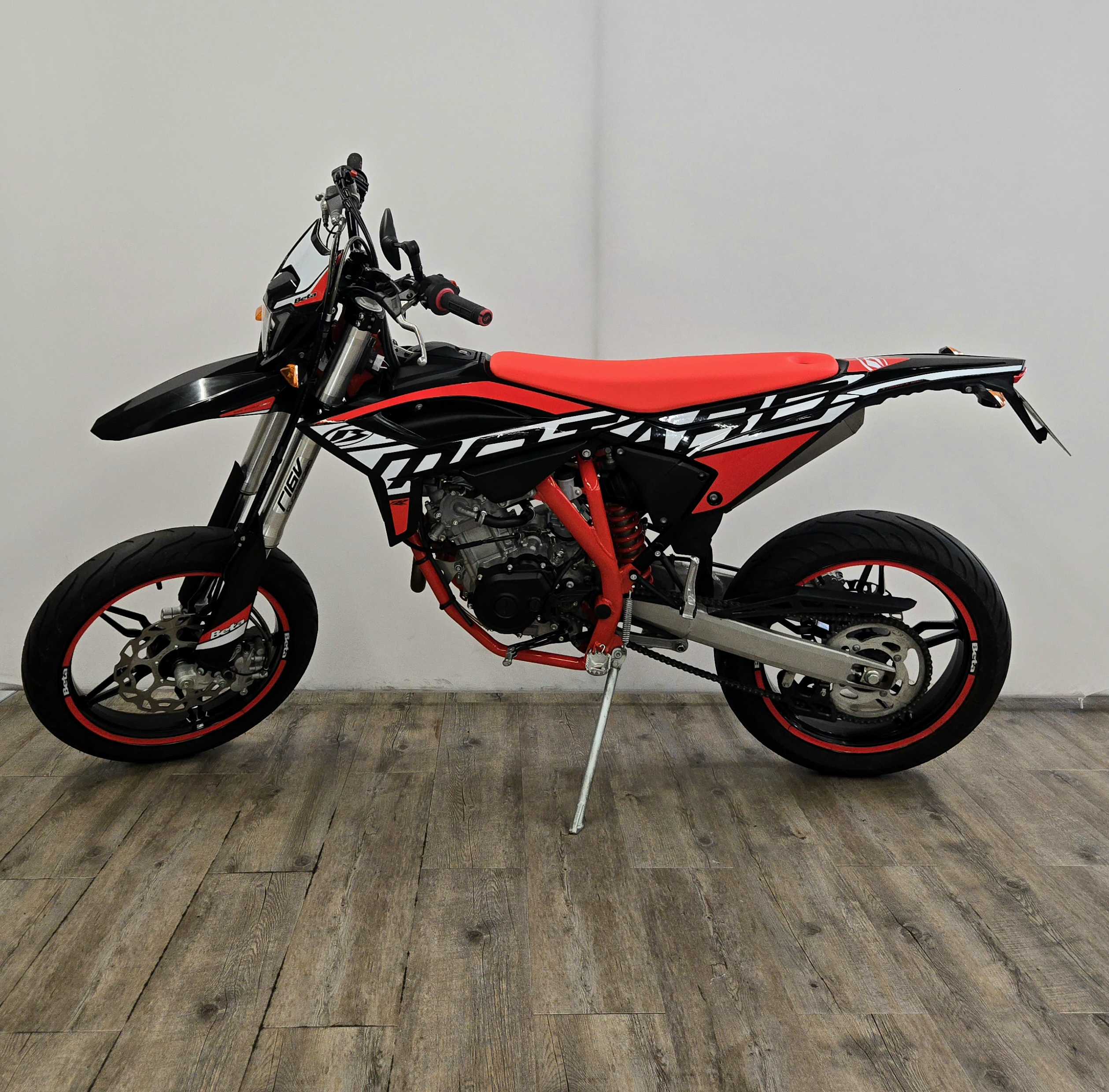 BETA RR 125 SM RR 125 SM 2021 HD vue gauche