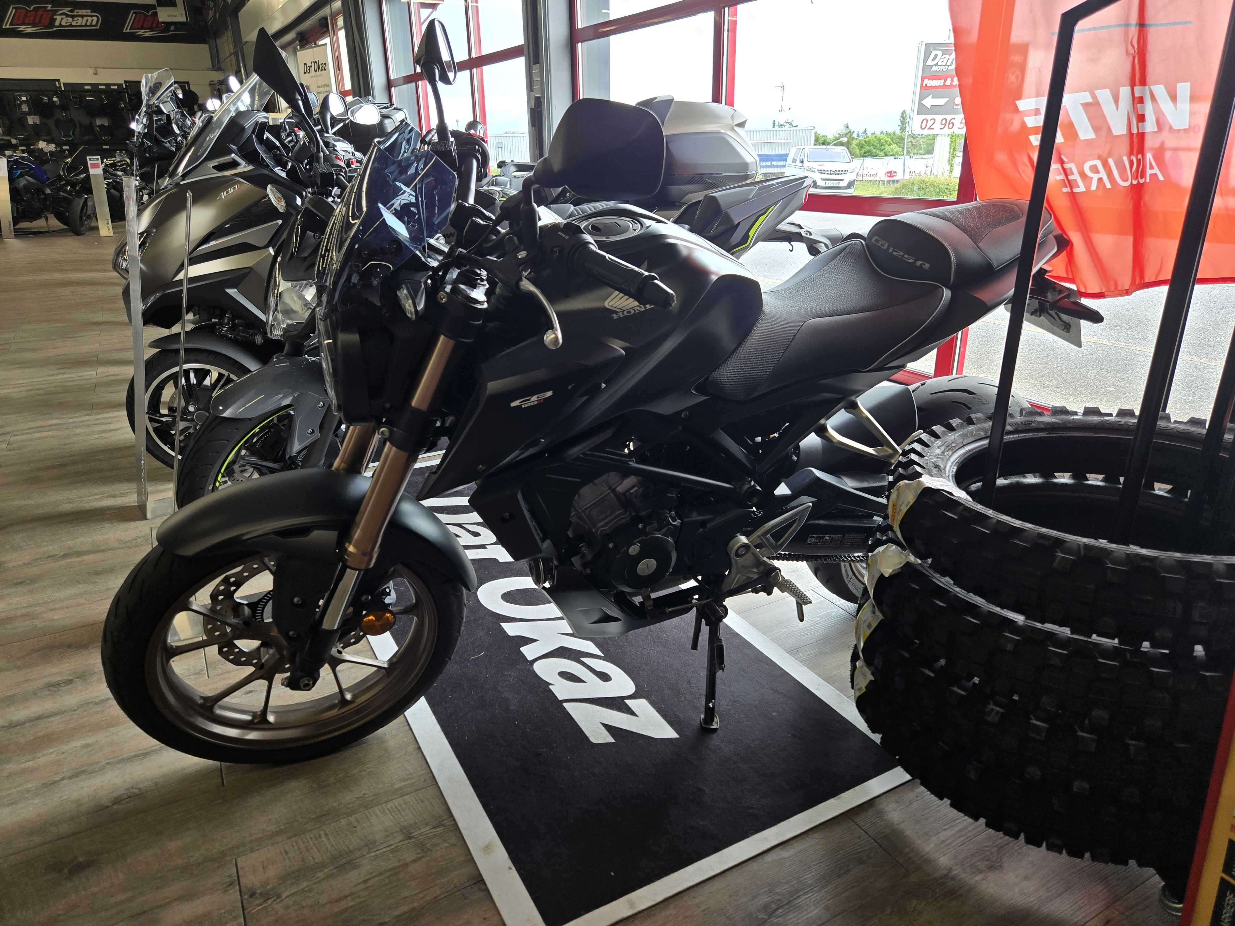 Honda CB 125 R 2022 HD vue gauche