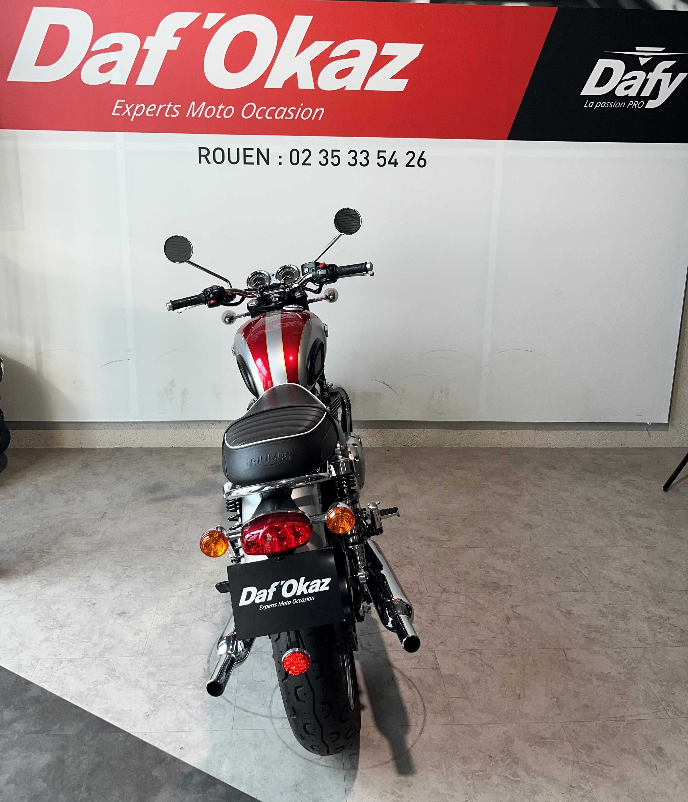 Triumph 1200 Bonneville T120 2018 HD vue arrière