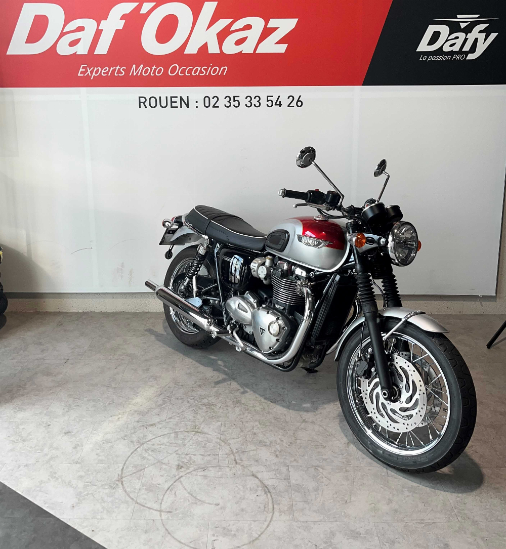 Triumph 1200 Bonneville T120 2018 vue 3/4 droite