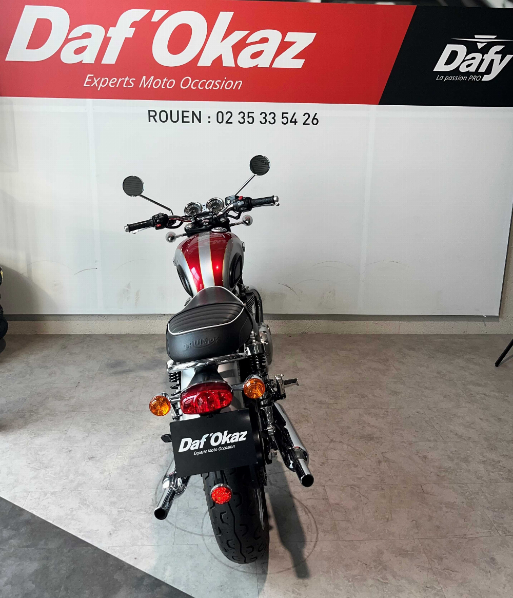 Triumph 1200 Bonneville T120 2018 vue arrière