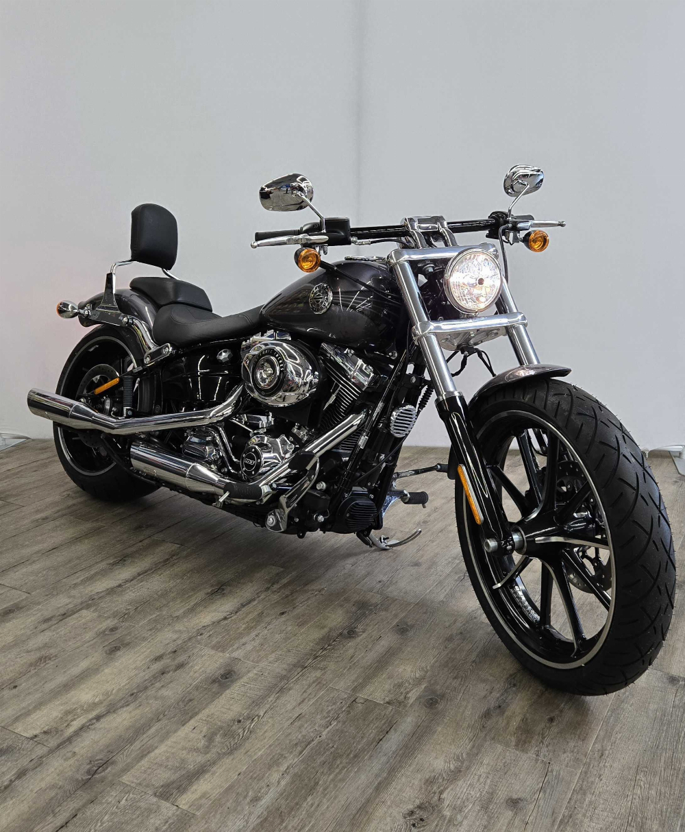 Harley-Davidson SOFTAIL BREAKOUT FXSB 1690 2015 vue 3/4 droite