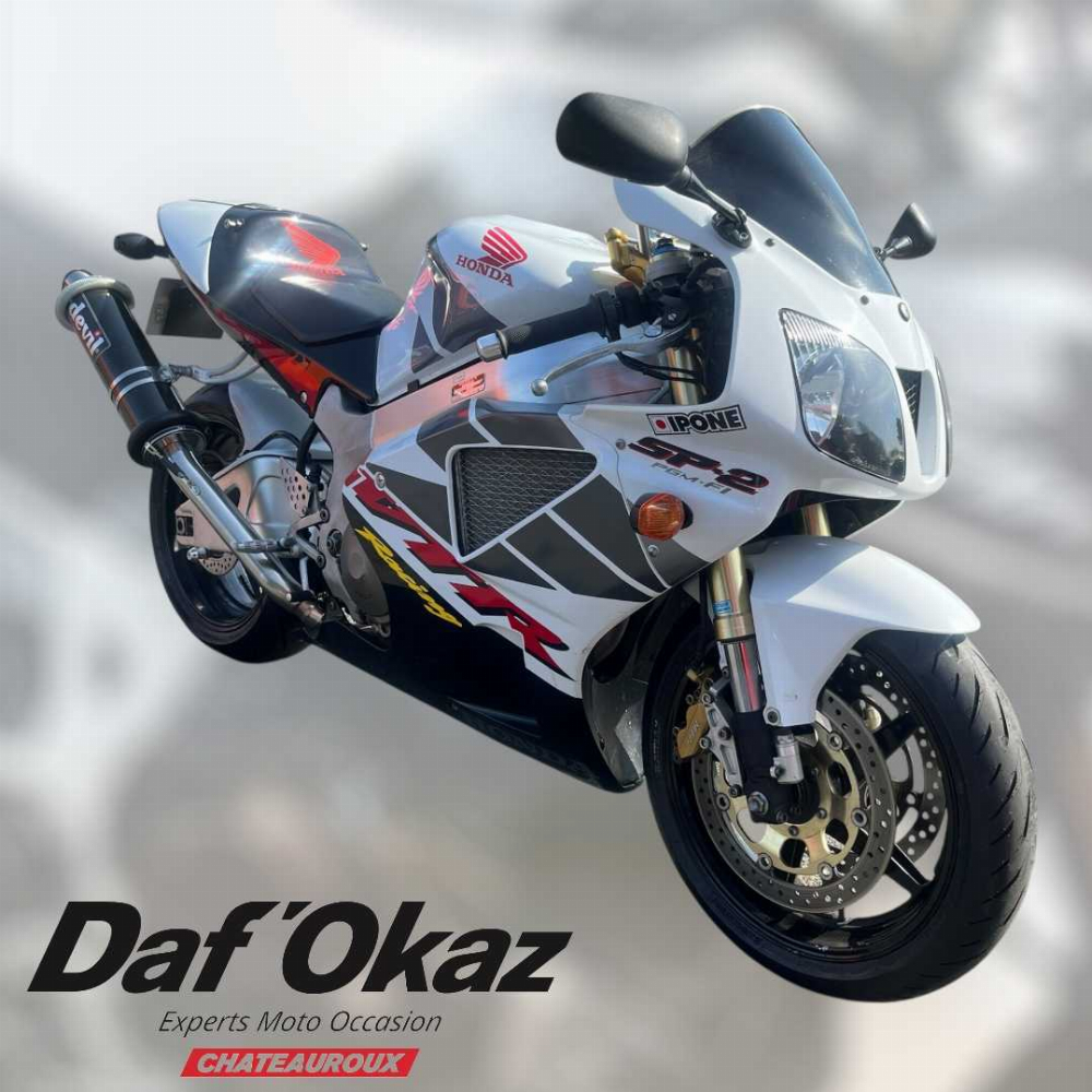 Honda VTR 1000 SP2 2003 vue 3/4 droite