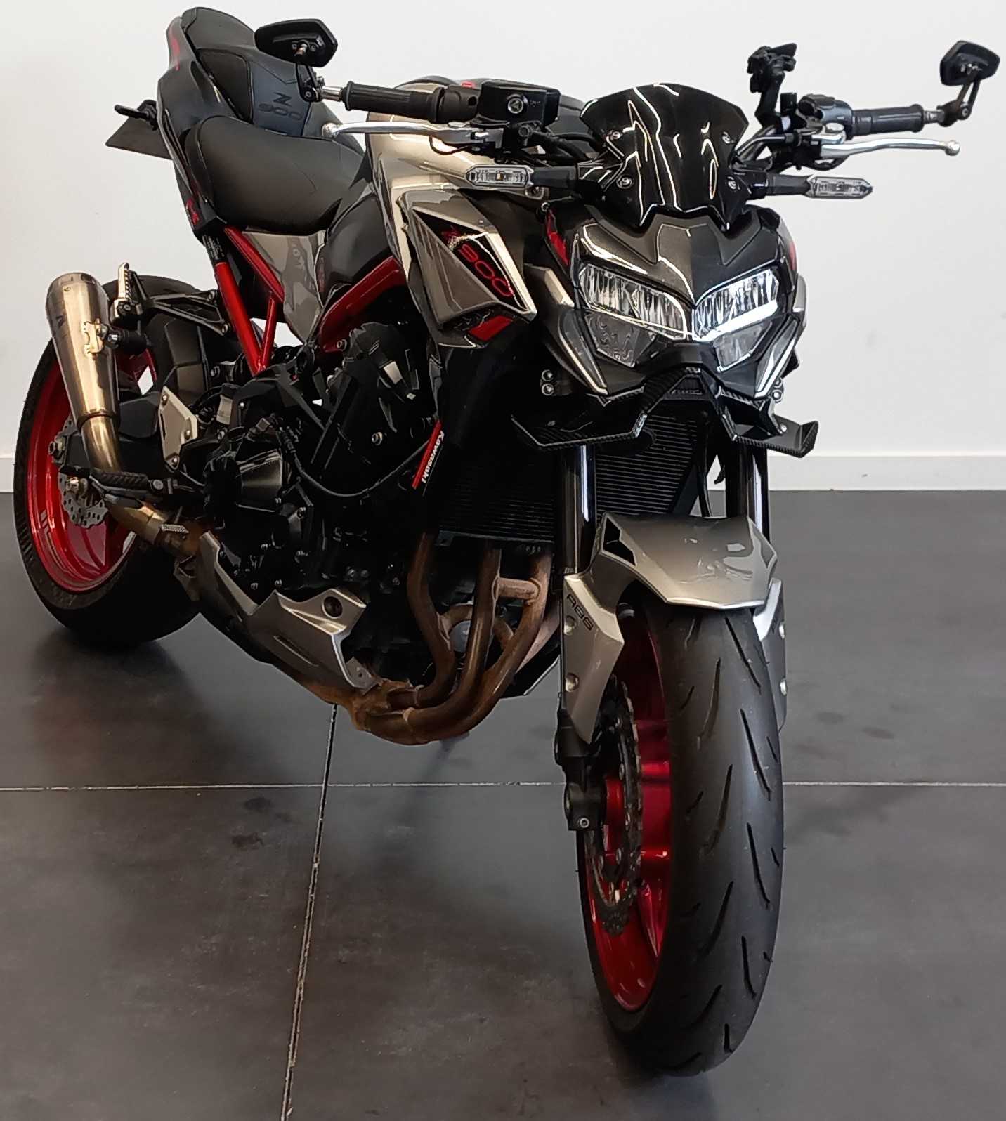 Kawasaki Z 900 2023 HD vue 3/4 droite