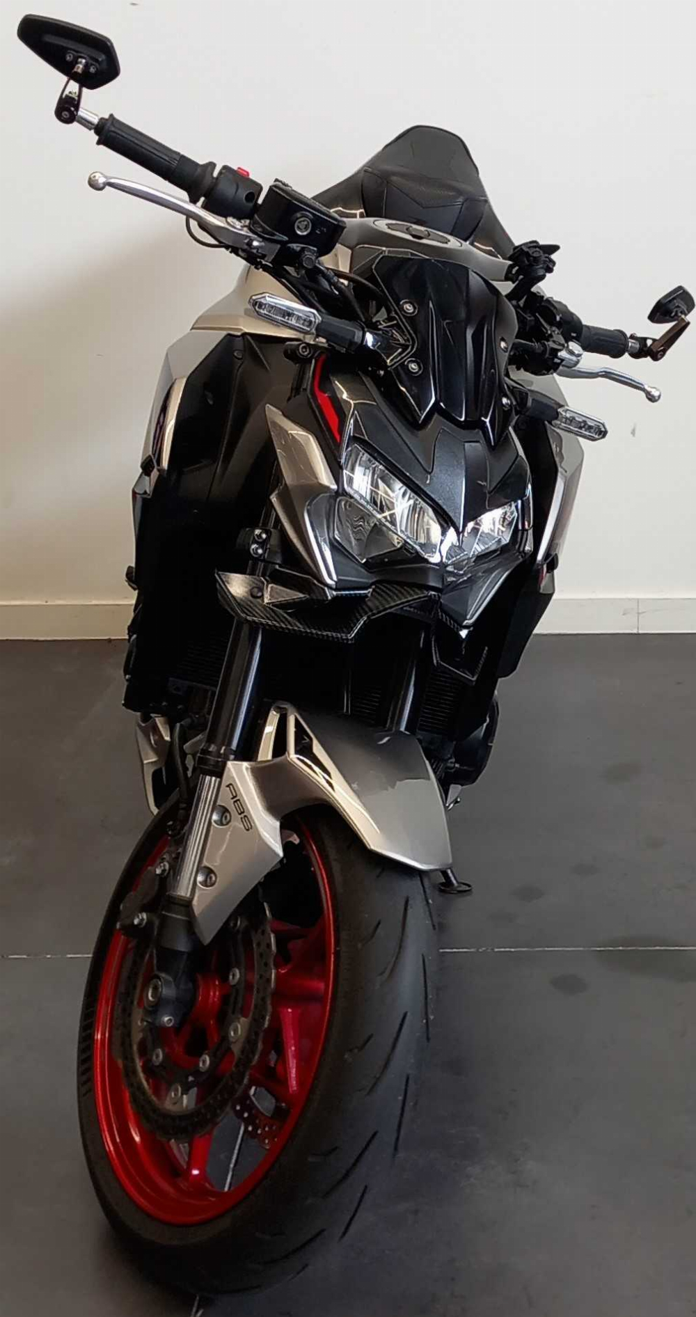 Kawasaki Z 900 2023 vue avant