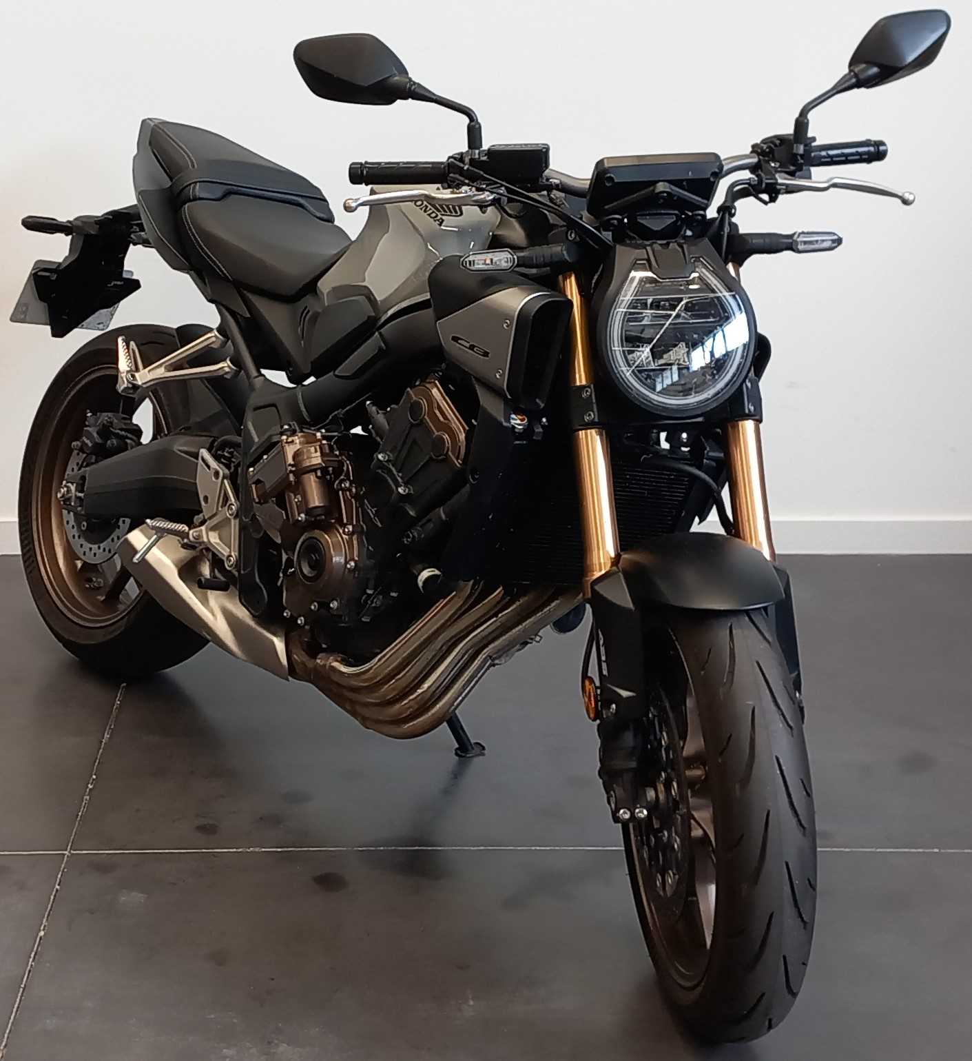 Honda CB 650 R E-CLUTCH 2024 HD vue 3/4 droite
