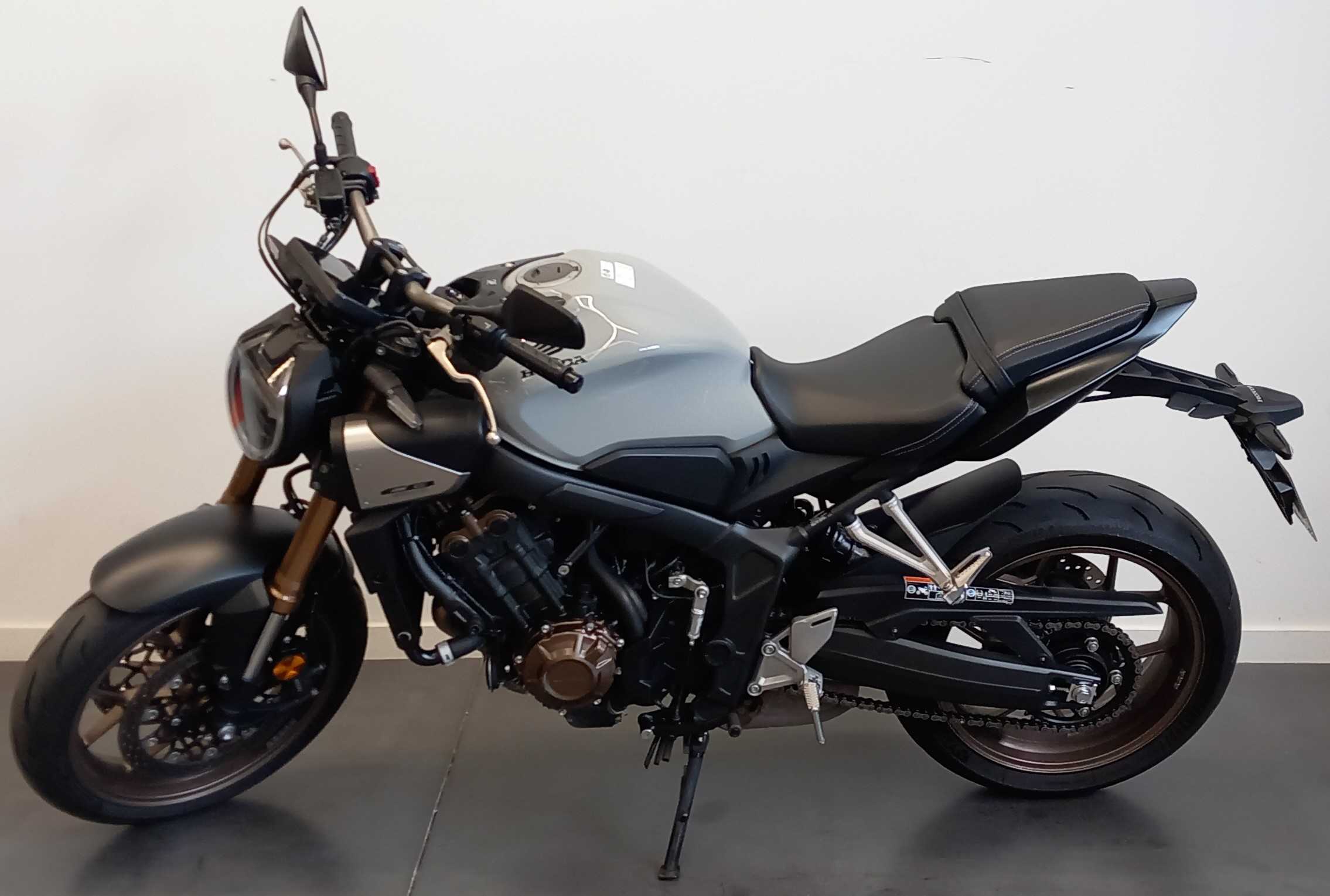 Honda CB 650 R E-CLUTCH 2024 HD vue gauche