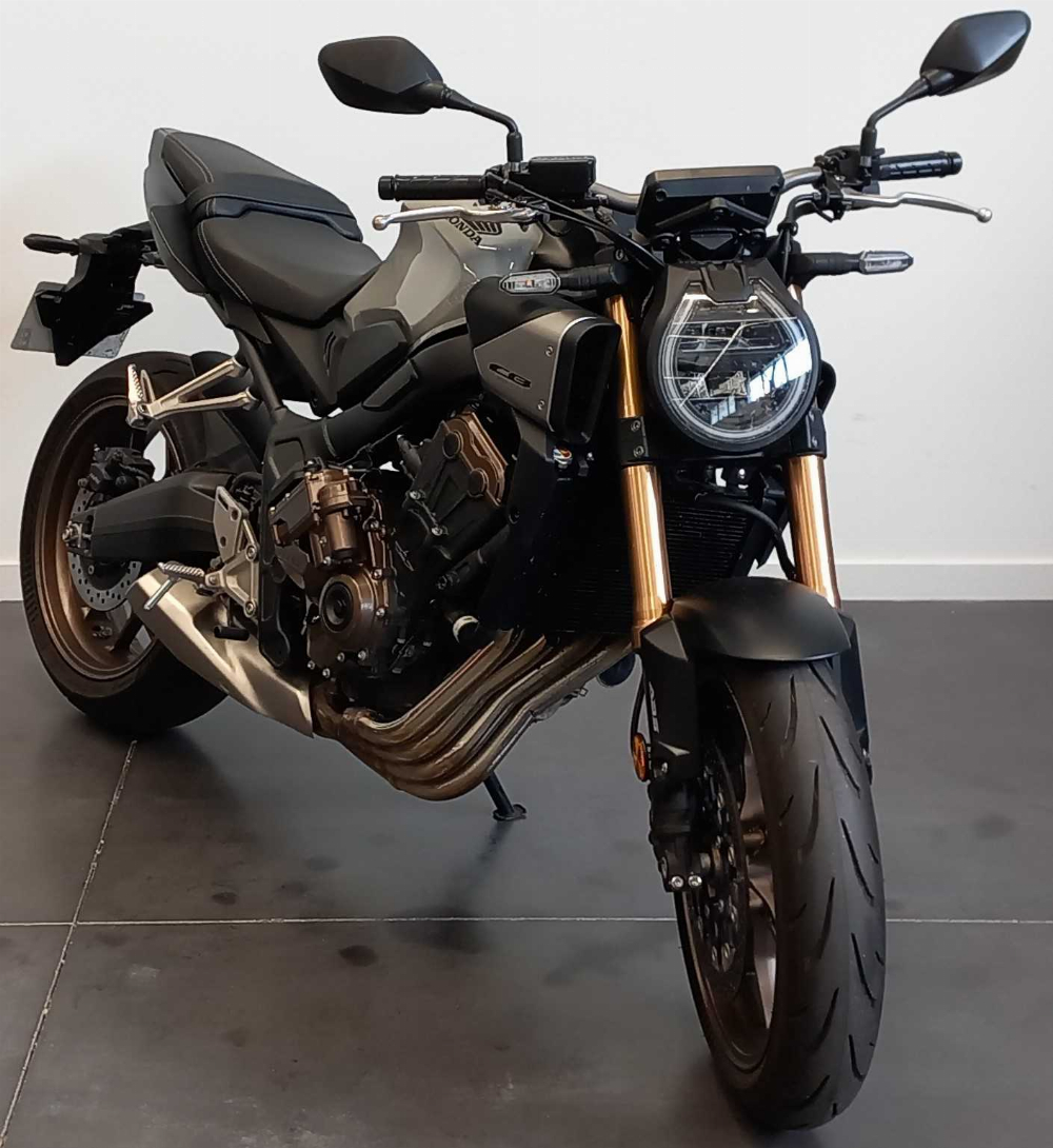 Honda CB 650 R E-CLUTCH 2024 vue 3/4 droite