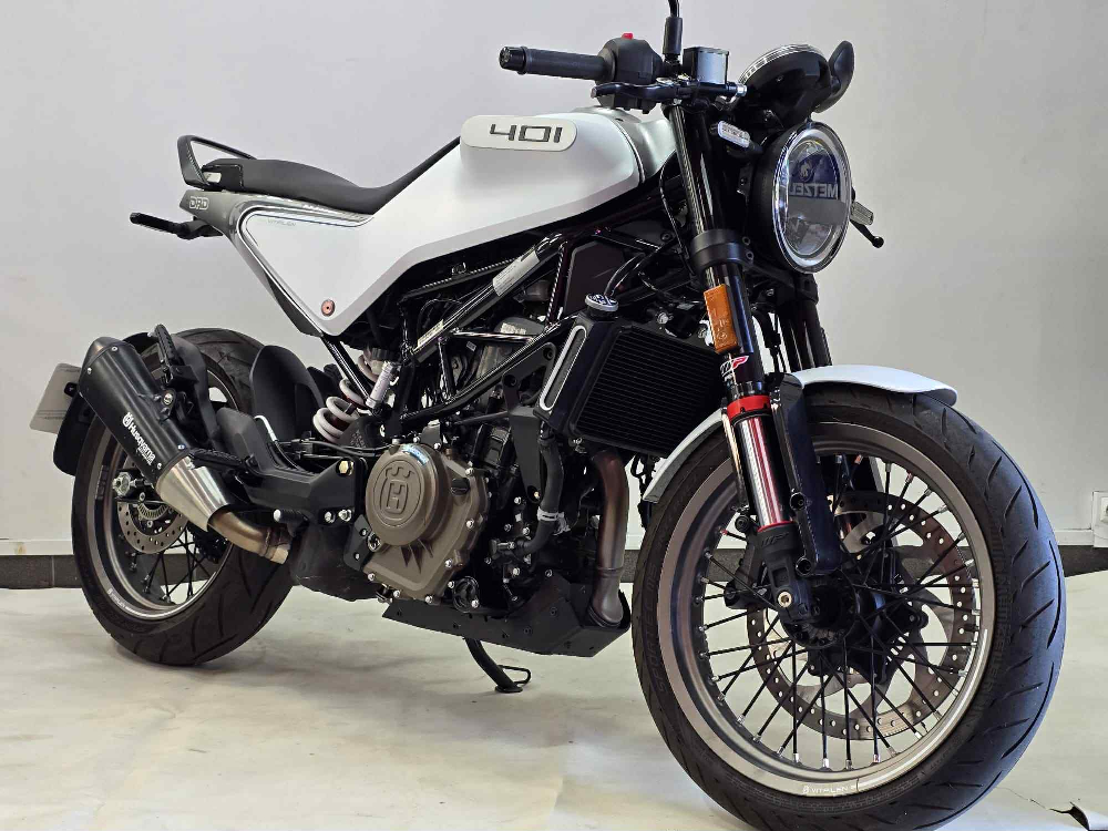 Husqvarna Svartpilen 401 2021 vue 3/4 droite