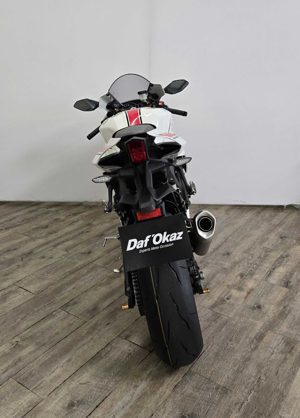 Yamaha YZF 1000 R1 2022 vue arrière