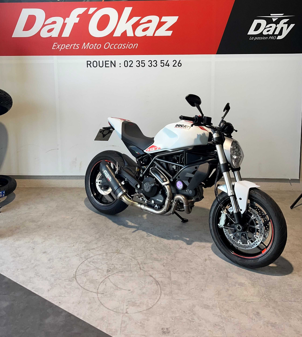 Ducati 797 Monster 2019 vue 3/4 droite
