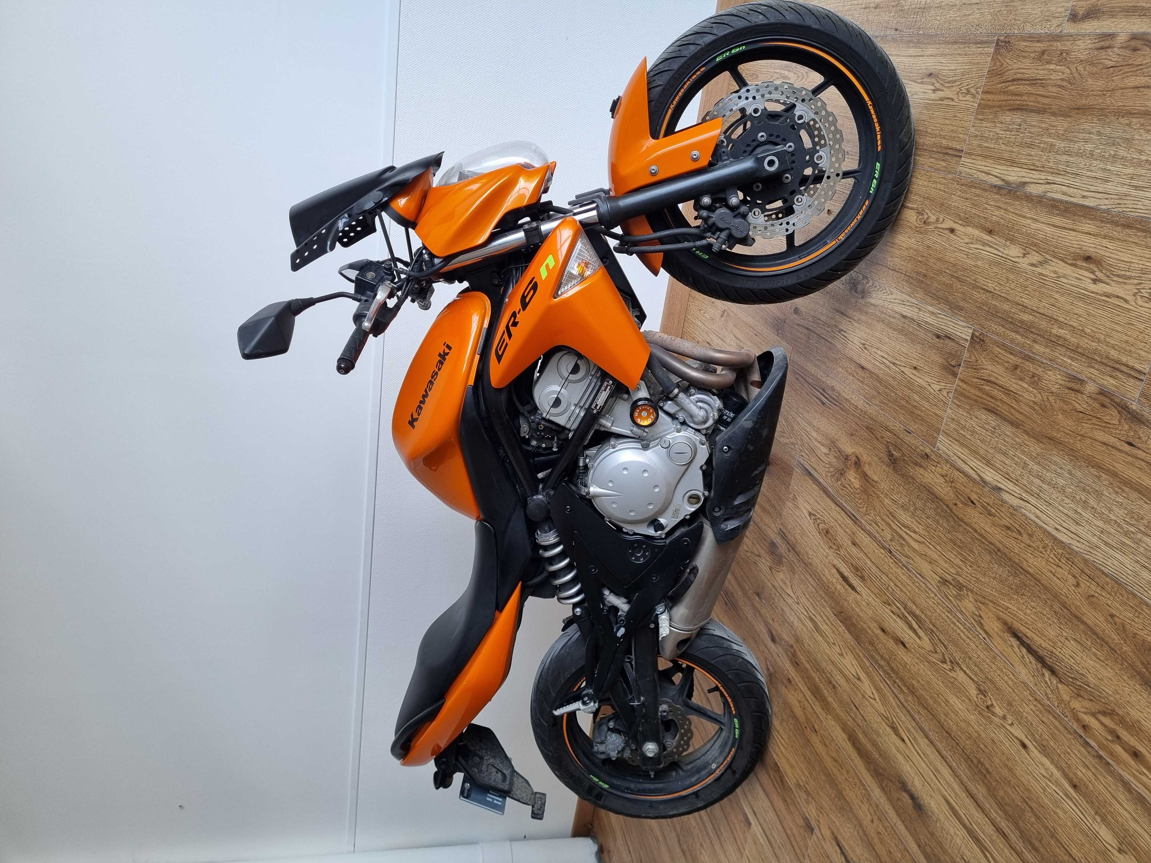 Kawasaki ER-6 N 2008 HD vue 3/4 droite