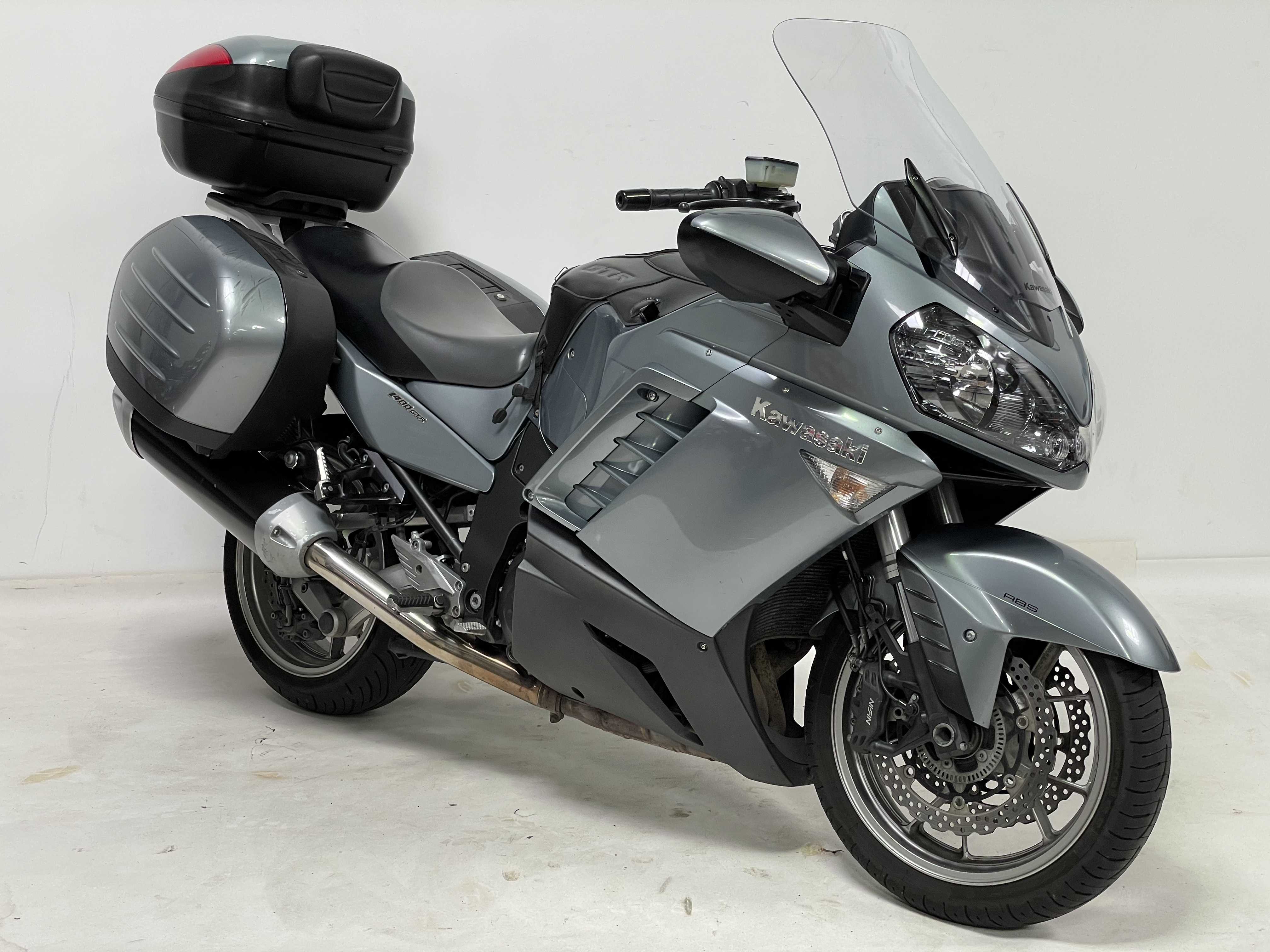 Kawasaki ZG 1400 GTR 2008 HD vue 3/4 droite