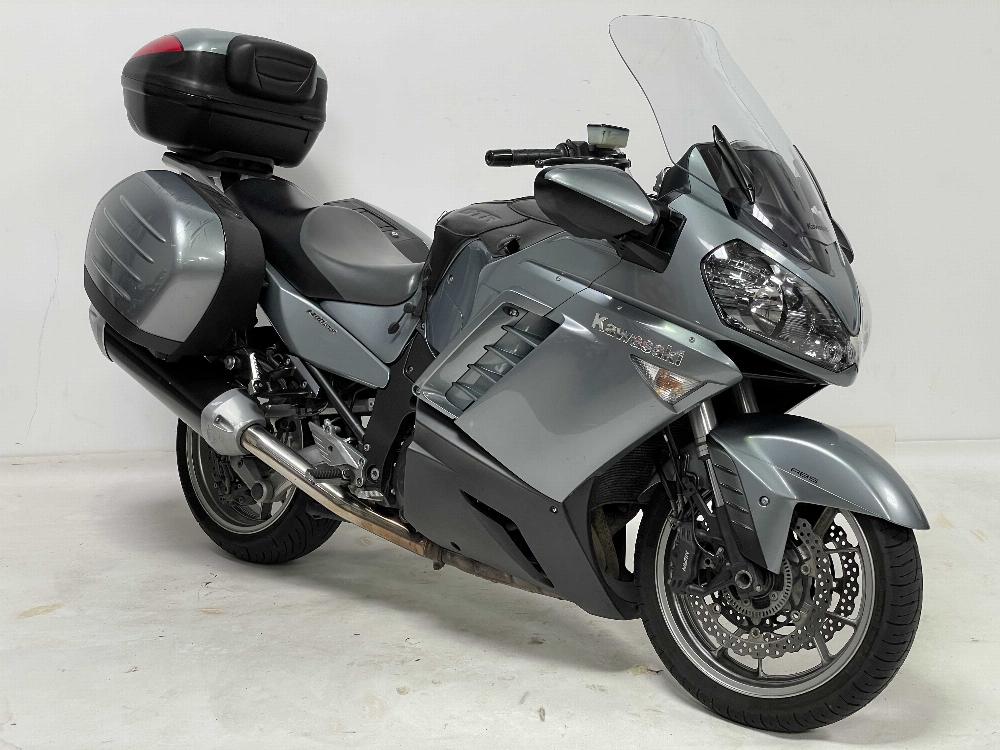 Kawasaki ZG 1400 GTR 2008 vue 3/4 droite