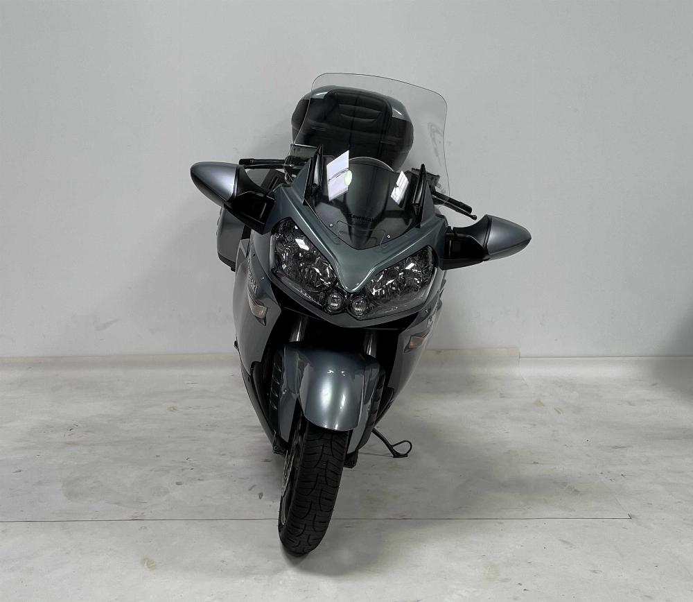 Kawasaki ZG 1400 GTR 2008 vue avant