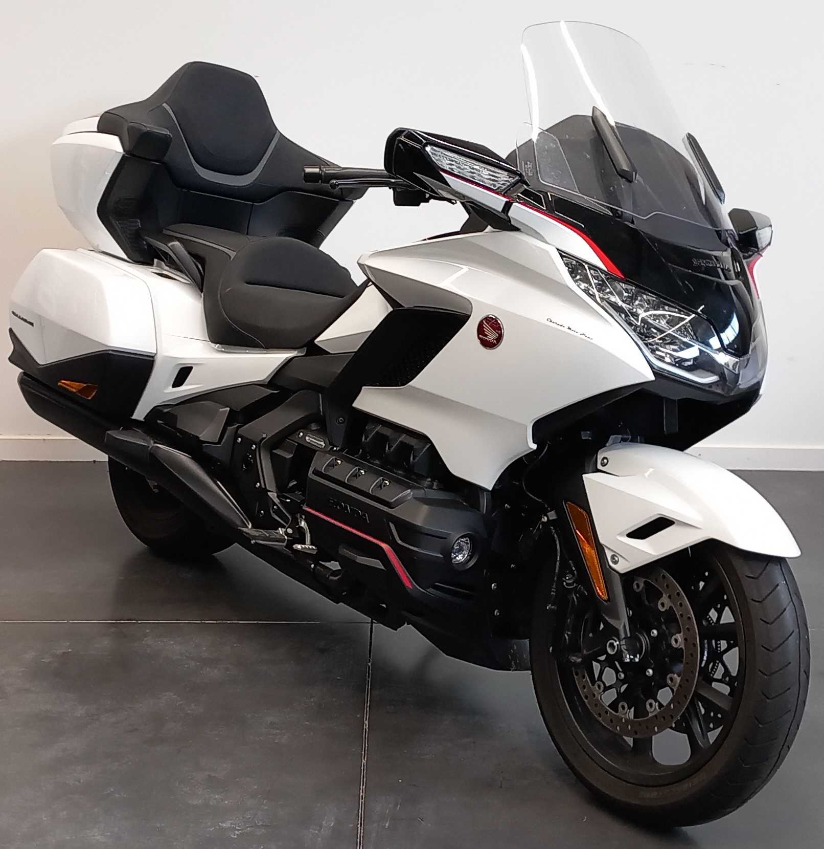 Honda GL 1800 Goldwing Touring DCT 2024 HD vue 3/4 droite