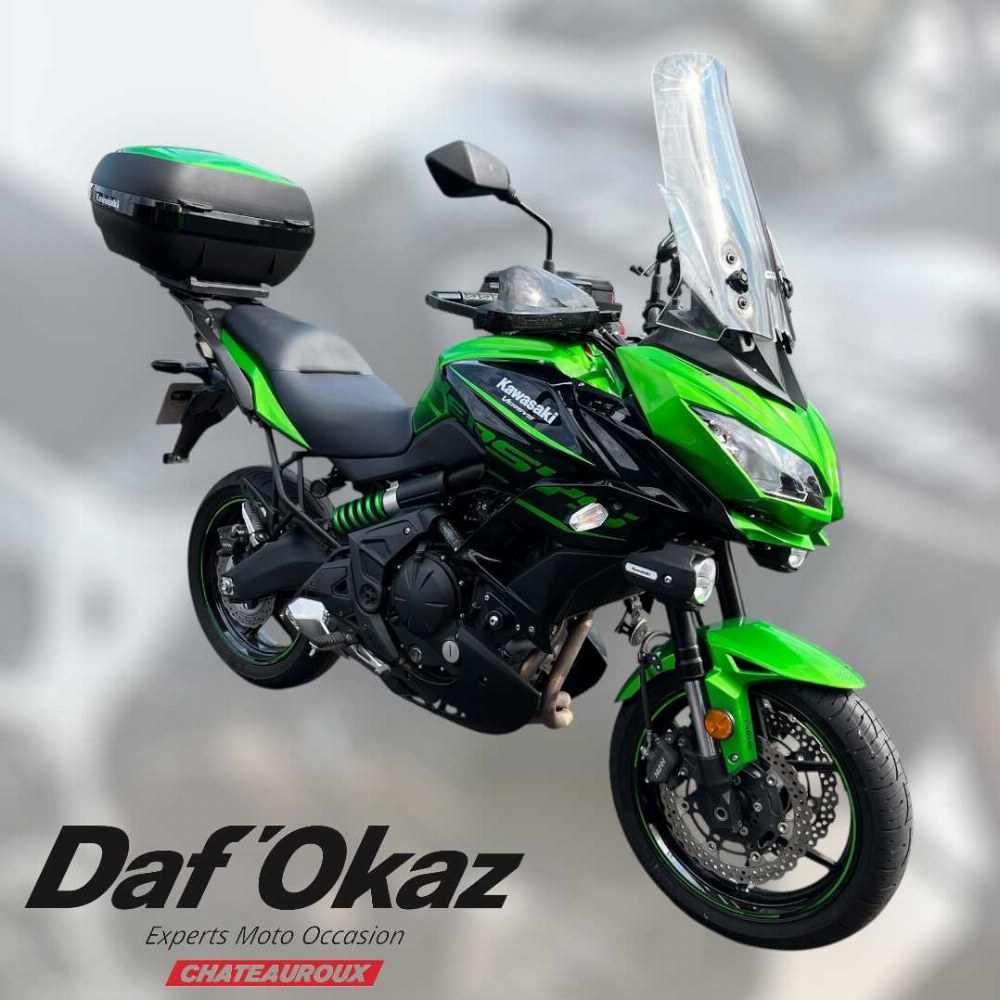 Kawasaki KLE 650 Versys Tourer 2017 vue 3/4 droite