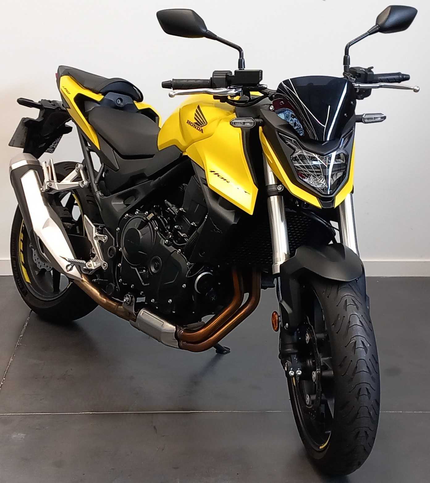 Honda CB 750 F Hornet 2024 HD vue 3/4 droite
