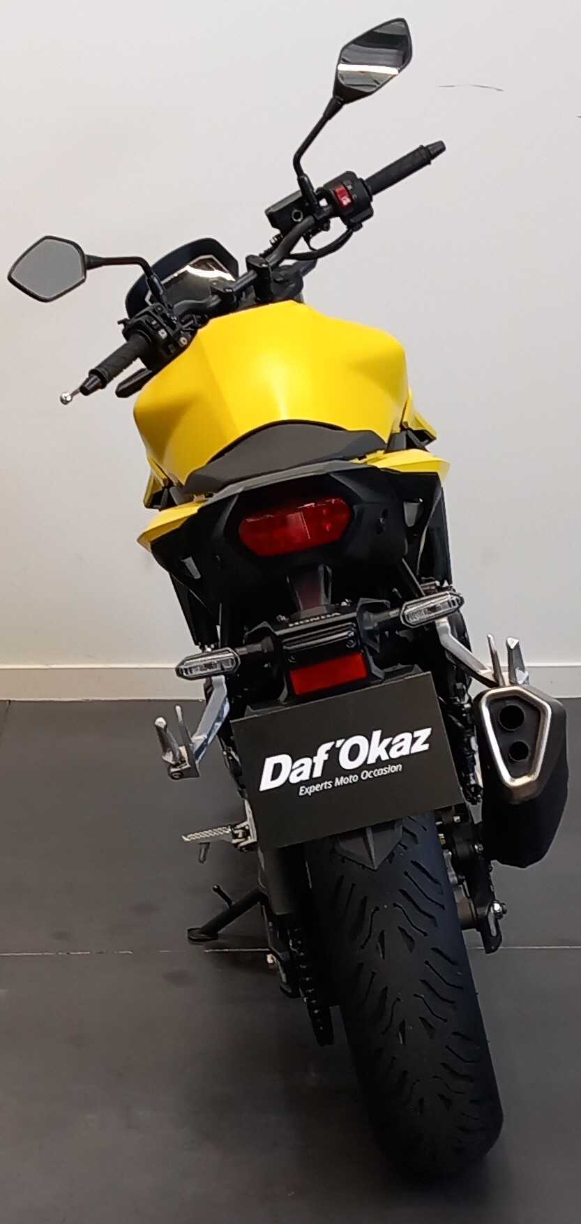 Honda CB 750 F Hornet 2024 HD vue arrière