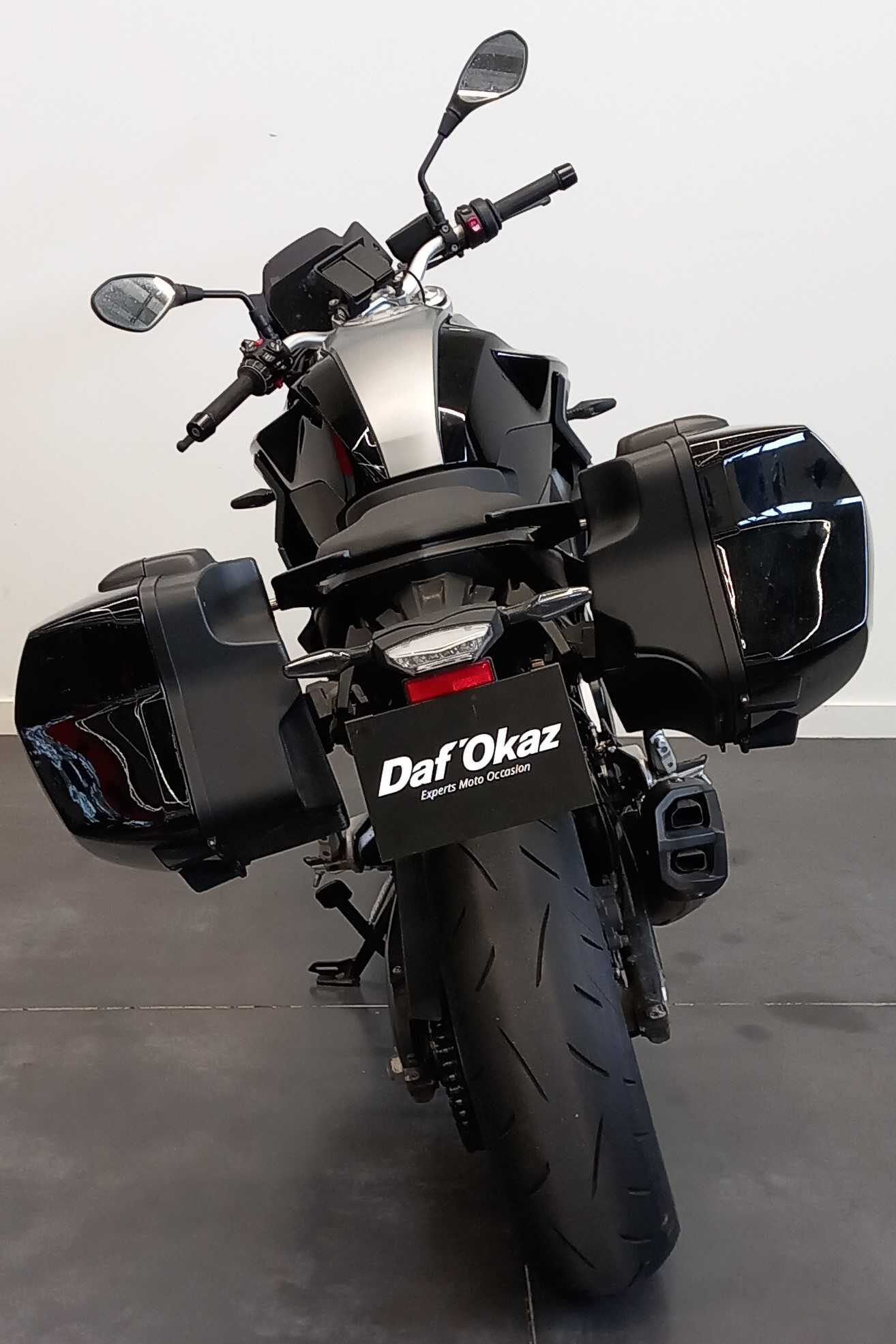 BMW F 900 R 2020 HD vue arrière