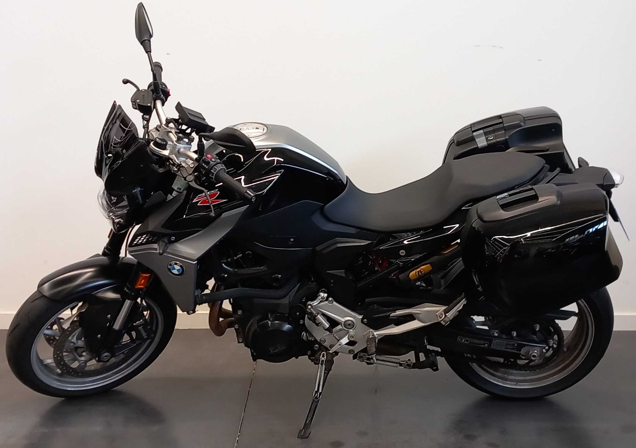 BMW F 900 R 2020 HD vue gauche