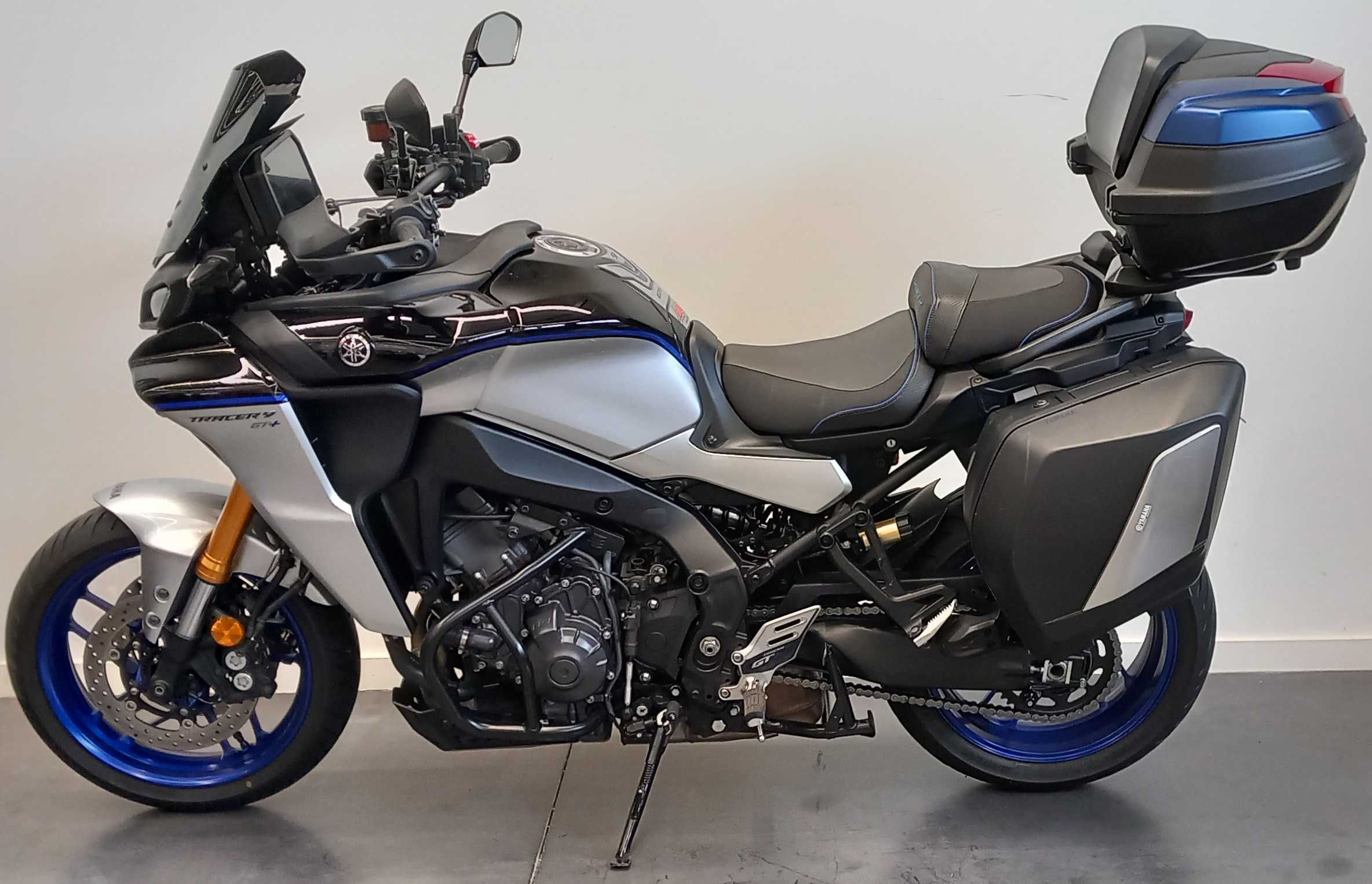 Yamaha Tracer 900 GT 2023 HD vue gauche