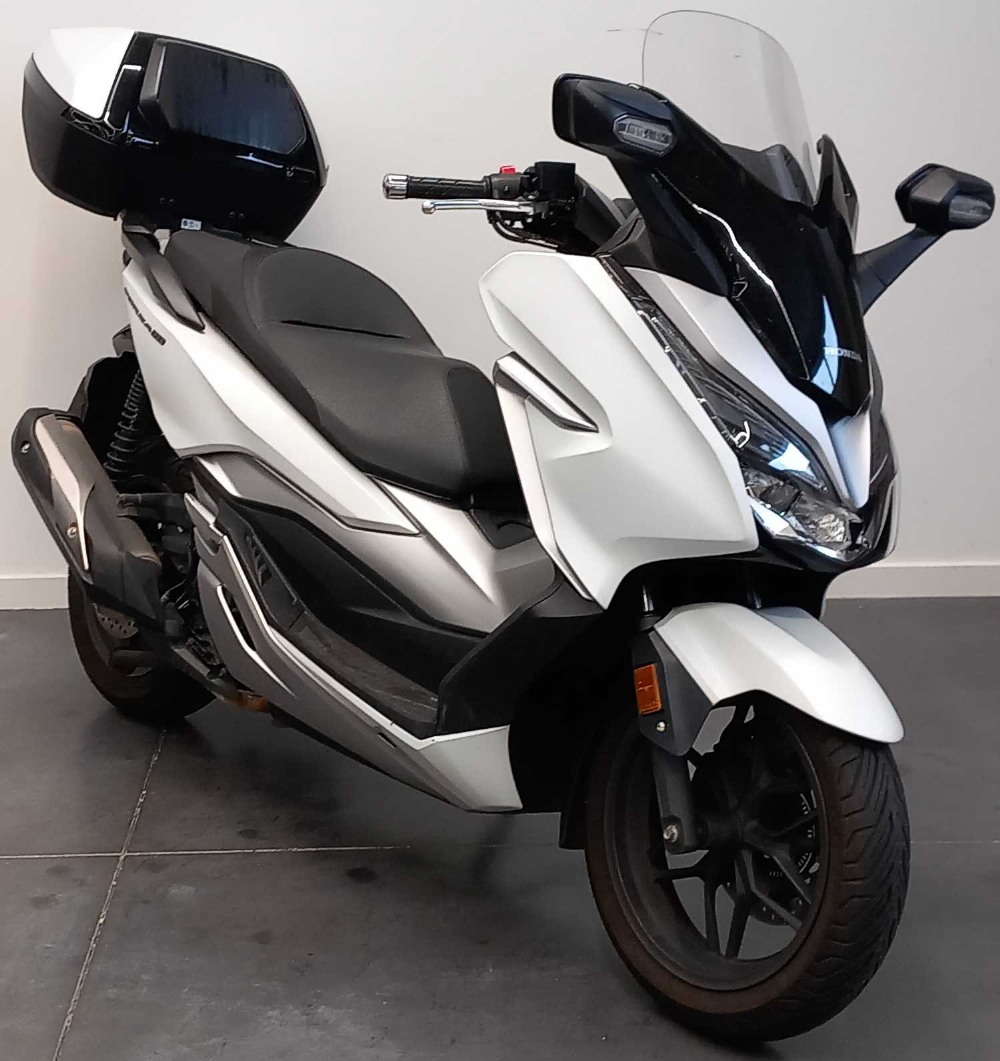 Honda NSS 300 Forza ABS 2019 vue 3/4 droite
