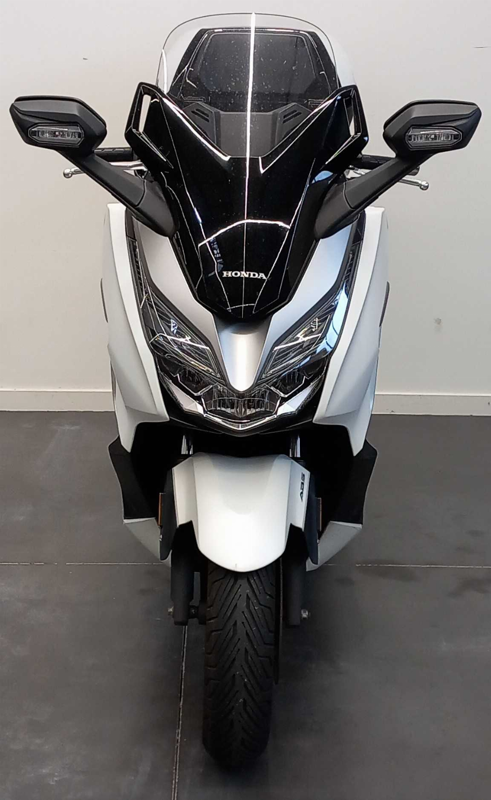 Honda NSS 300 Forza ABS 2019 vue avant