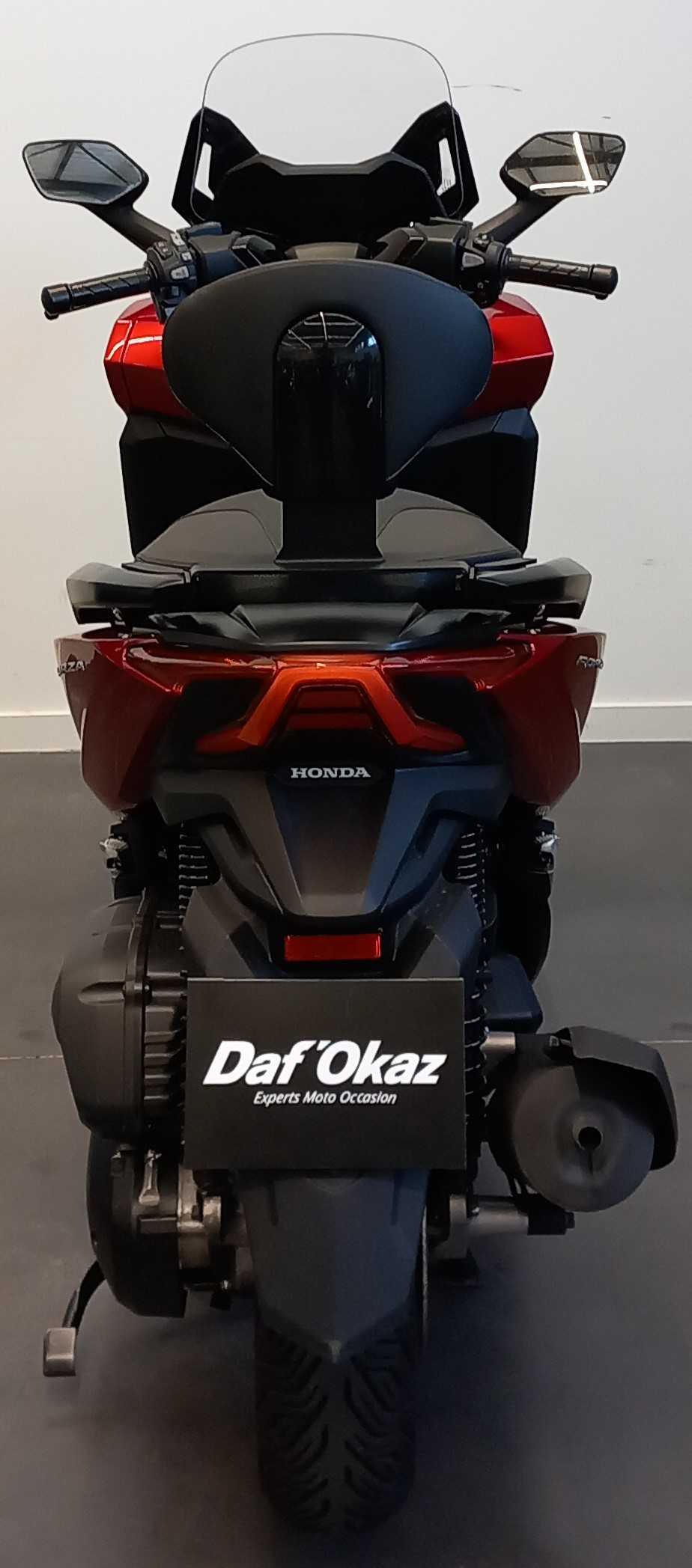 Honda NSS 125 Forza 2024 vue arrière