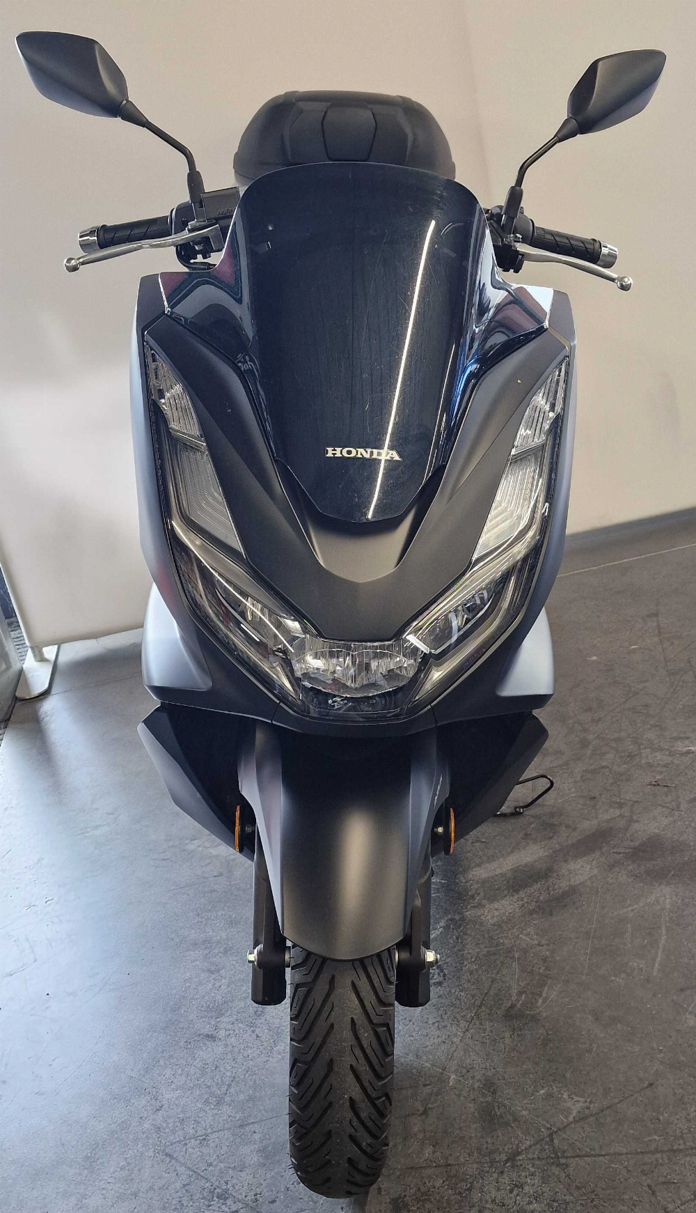 Honda PCX 125 2022 vue avant