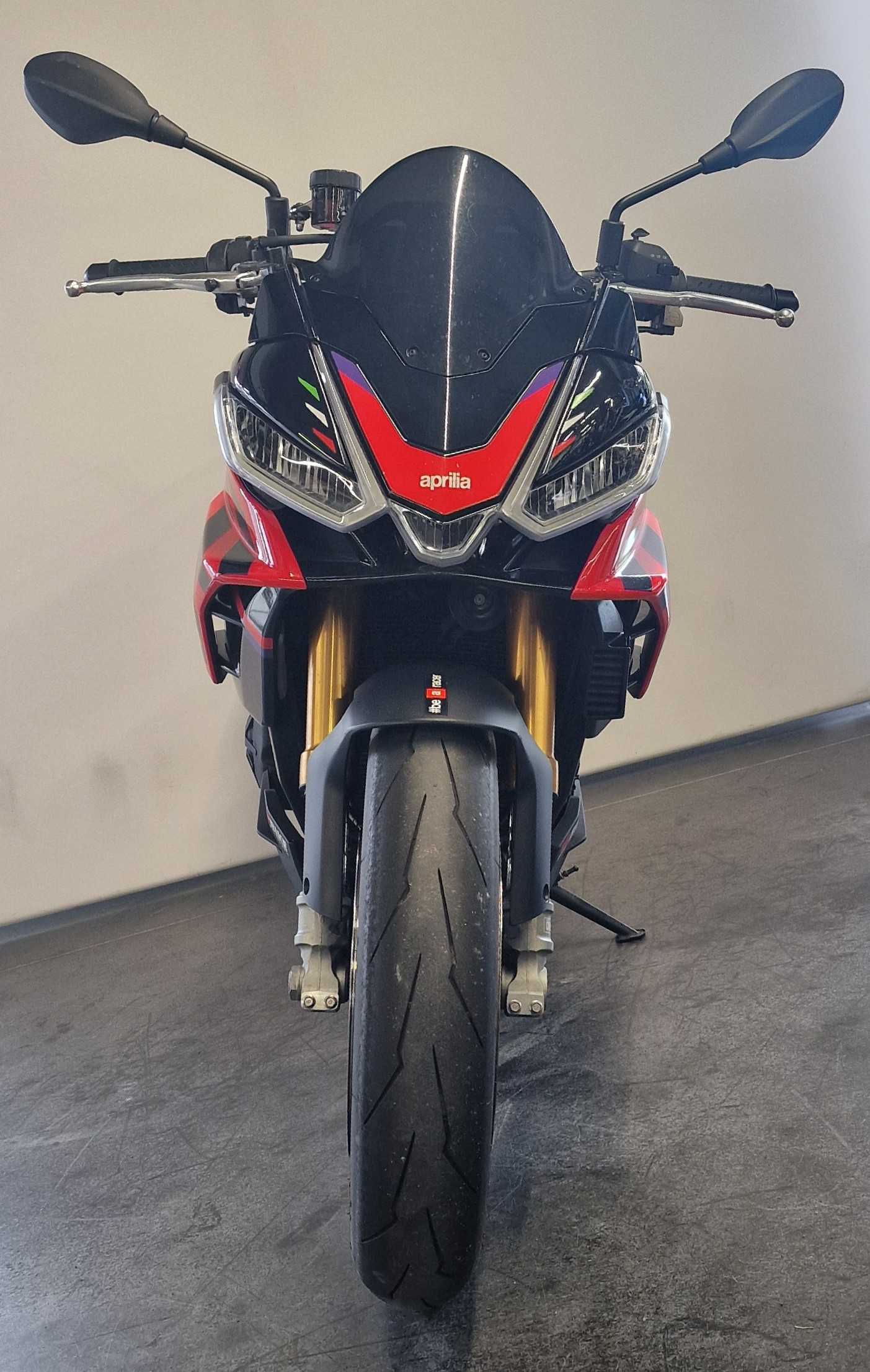 Aprilia TUONO V4 FACTORY 2023 HD vue avant