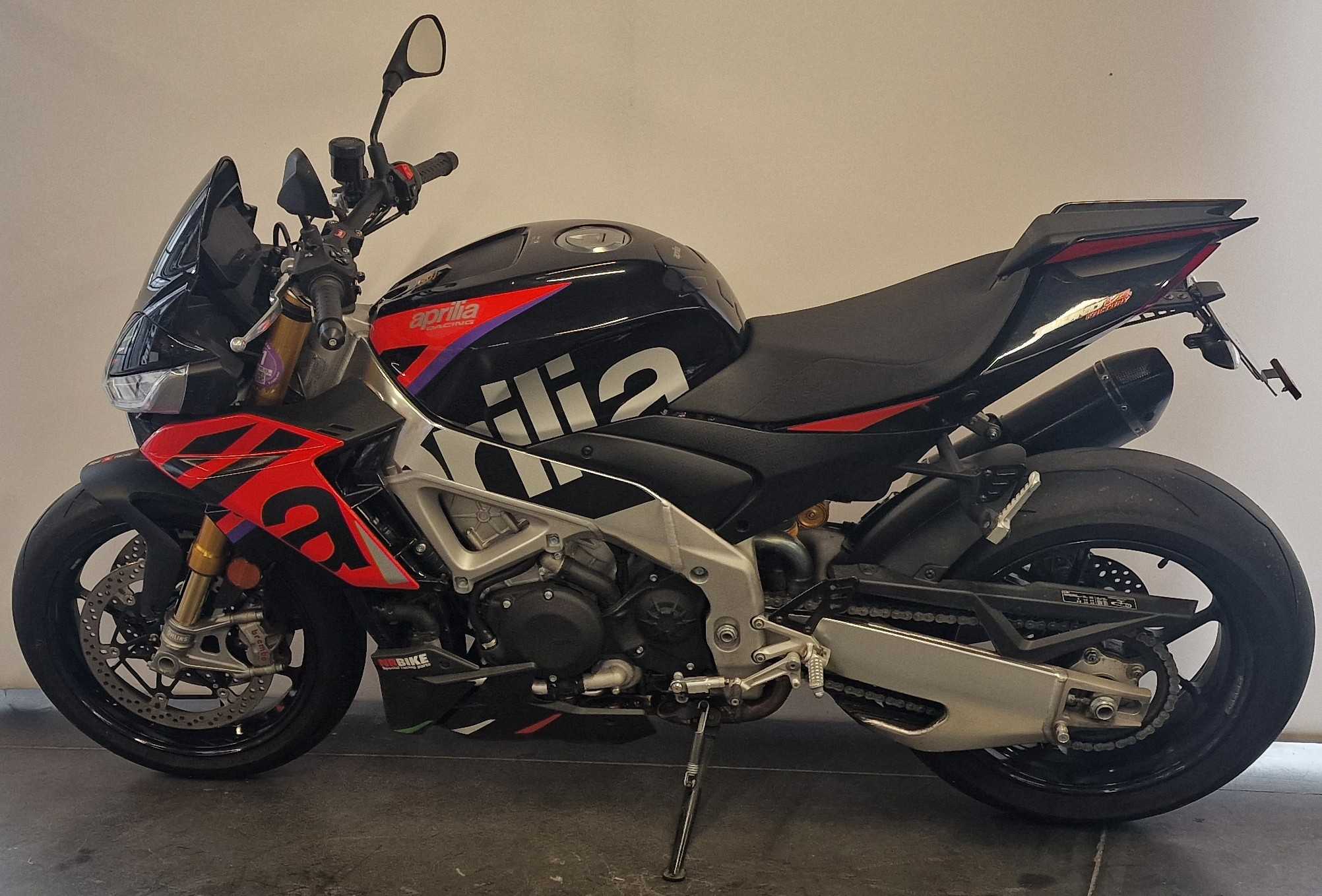 Aprilia TUONO V4 FACTORY 2023 HD vue gauche