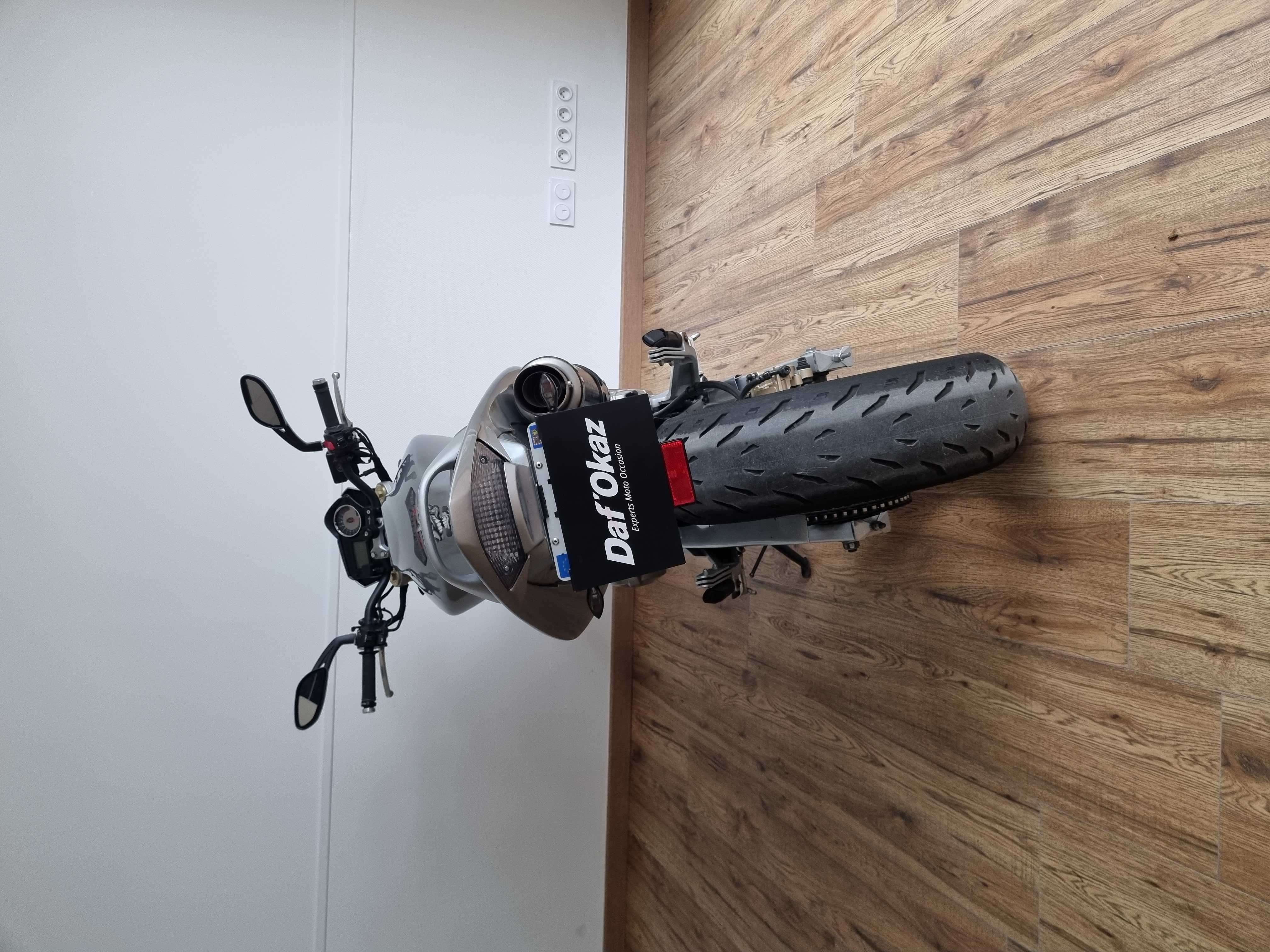 Honda CB 600 F Hornet 2005 HD vue arrière
