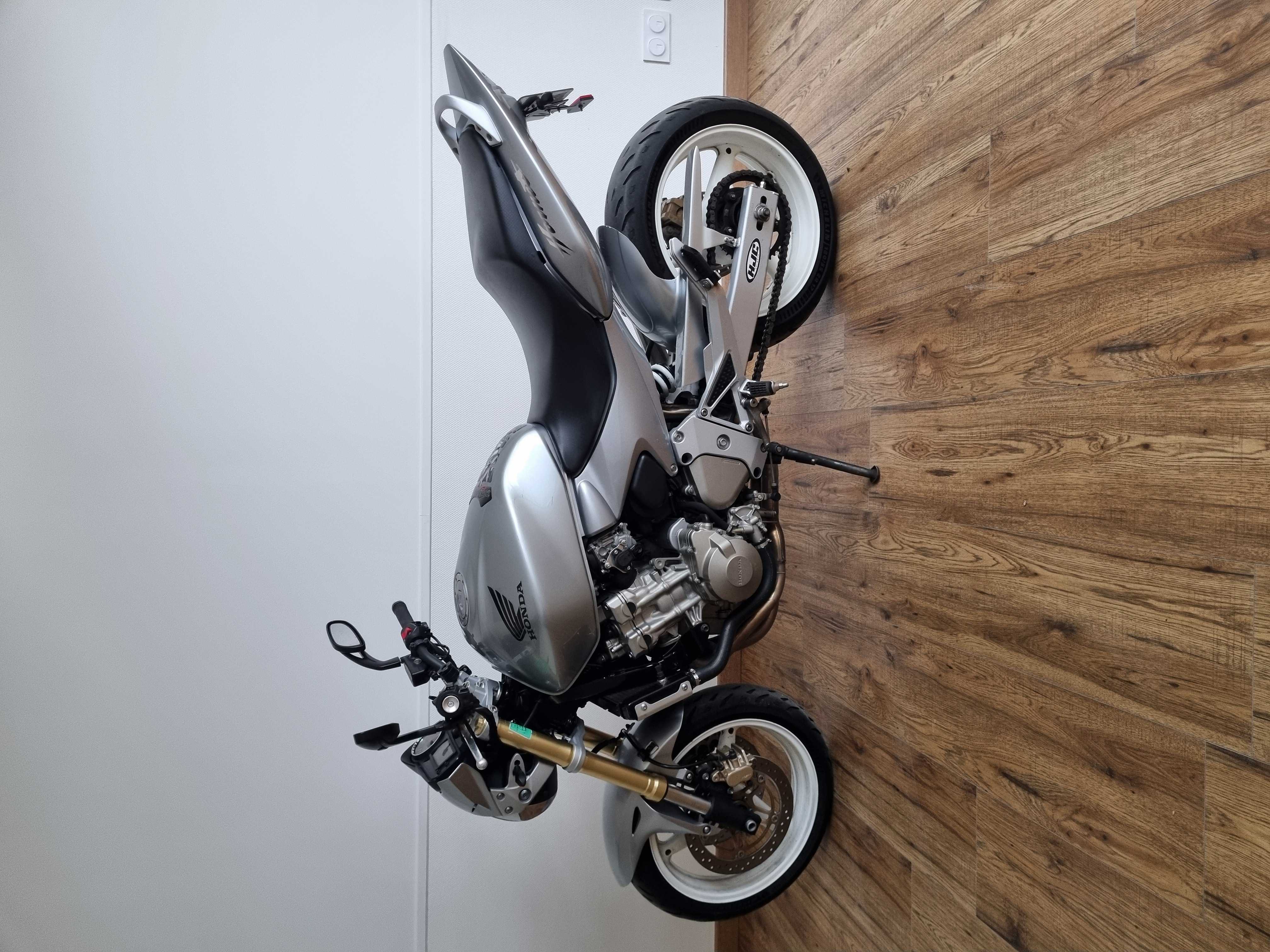 Honda CB 600 F Hornet 2005 HD vue gauche