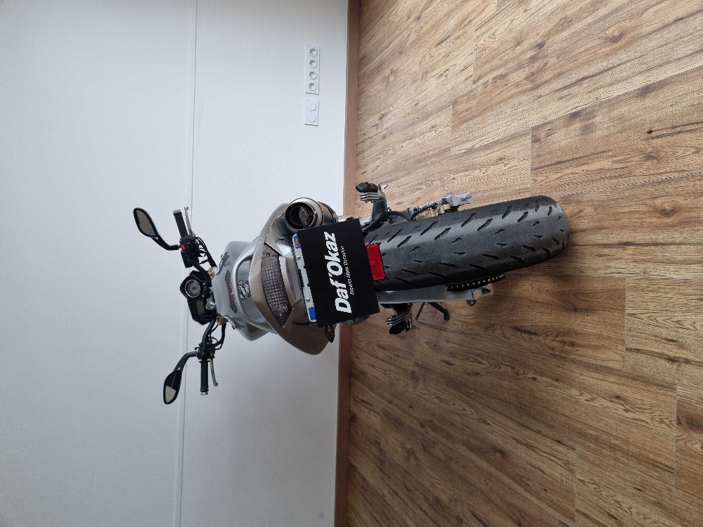 Honda CB 600 F Hornet 2005 vue arrière