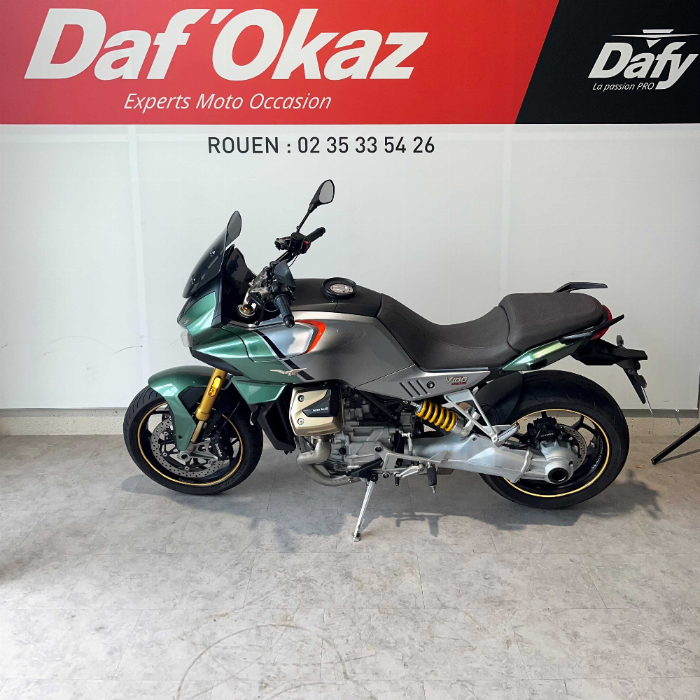 Moto Guzzi V100 MANDELLO 2024 vue gauche