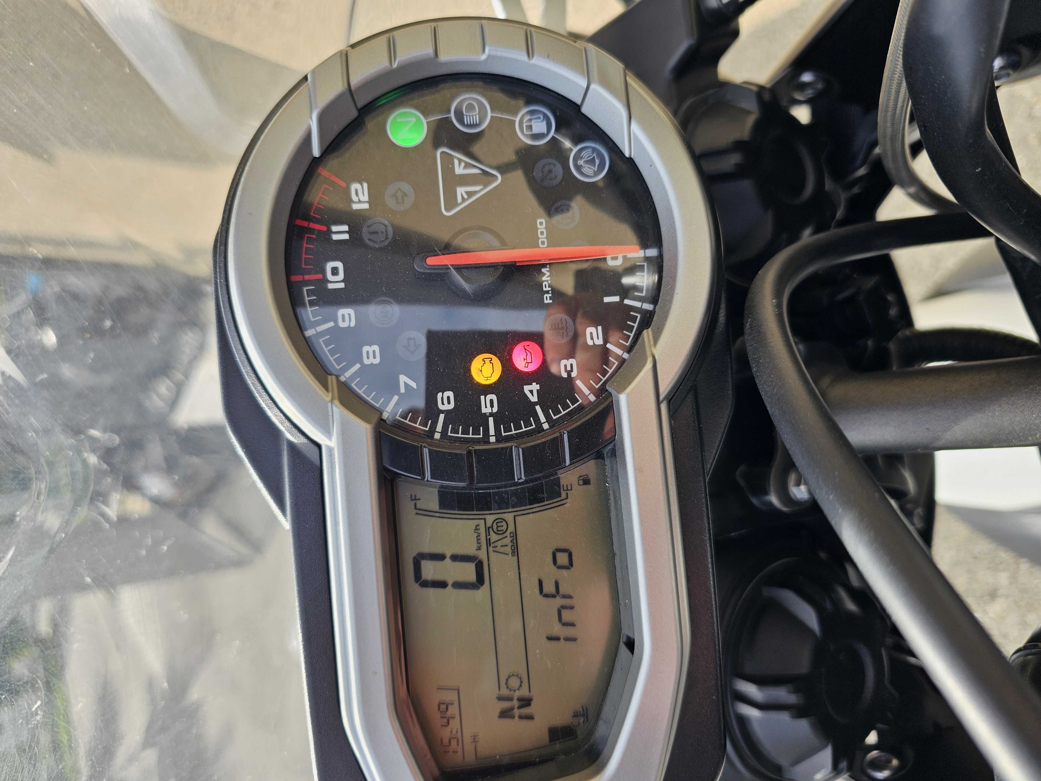 Triumph 800 Tiger XCX 2015 HD