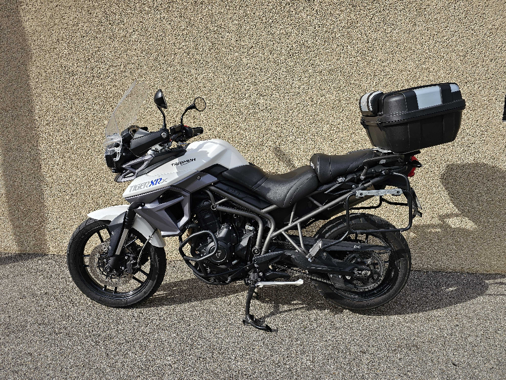 Triumph 800 Tiger XCX 2015 vue gauche