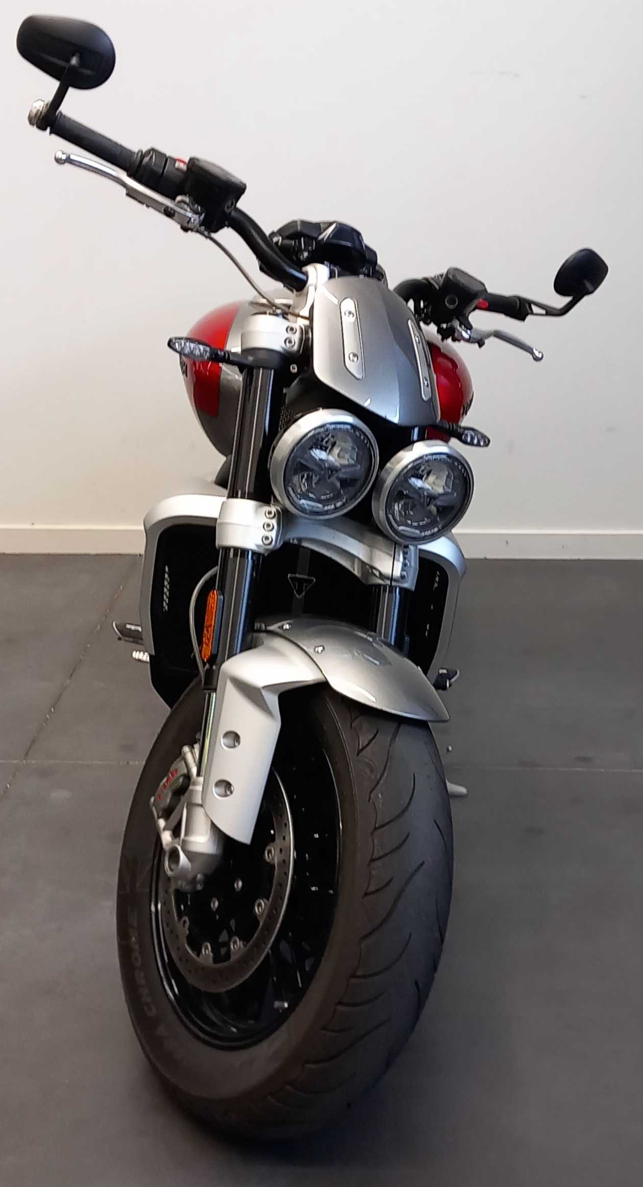 Triumph 2500 Rocket III R 2021 HD vue avant