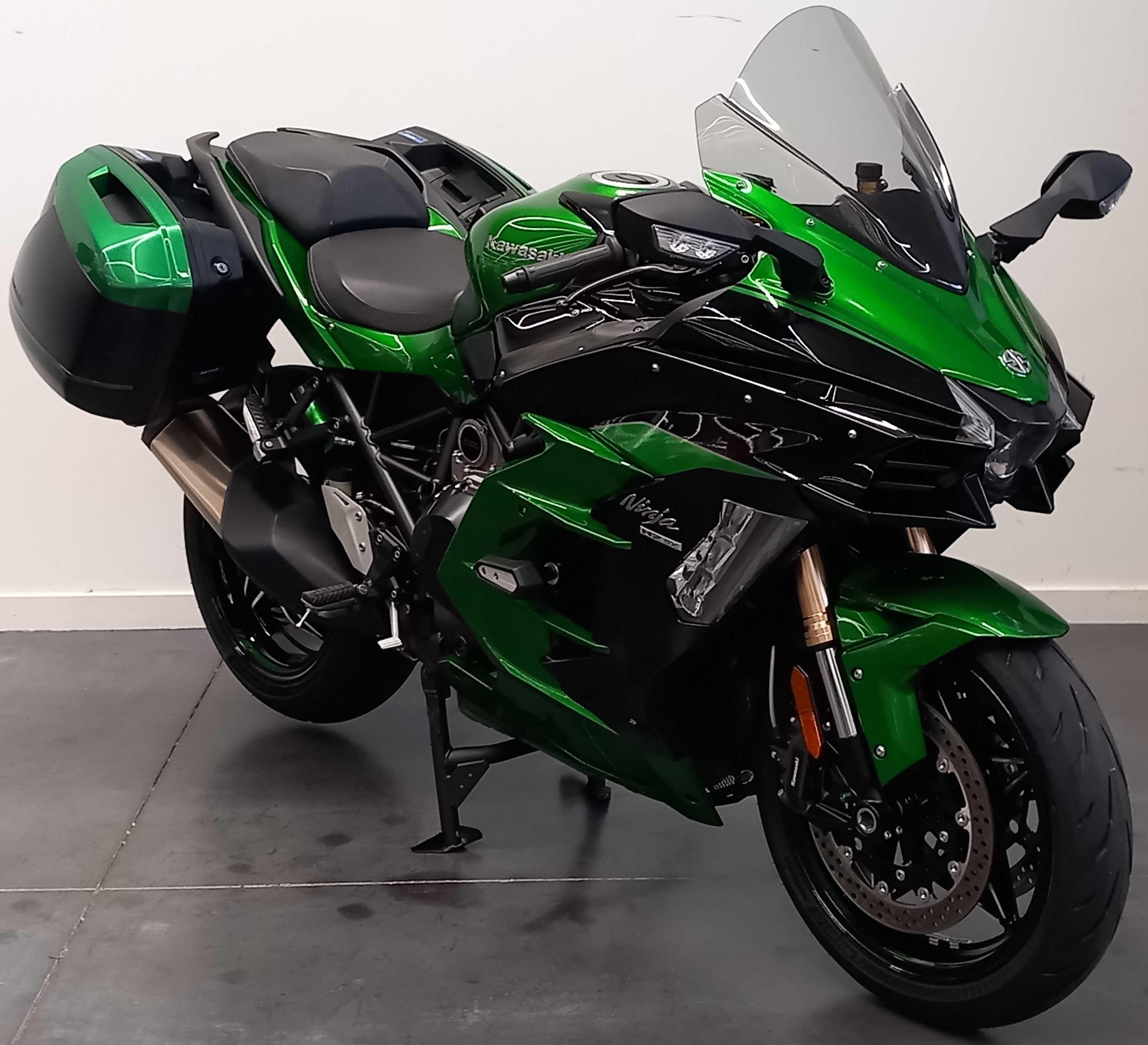 Kawasaki Ninja H2 SX SE 2020 HD vue 3/4 droite