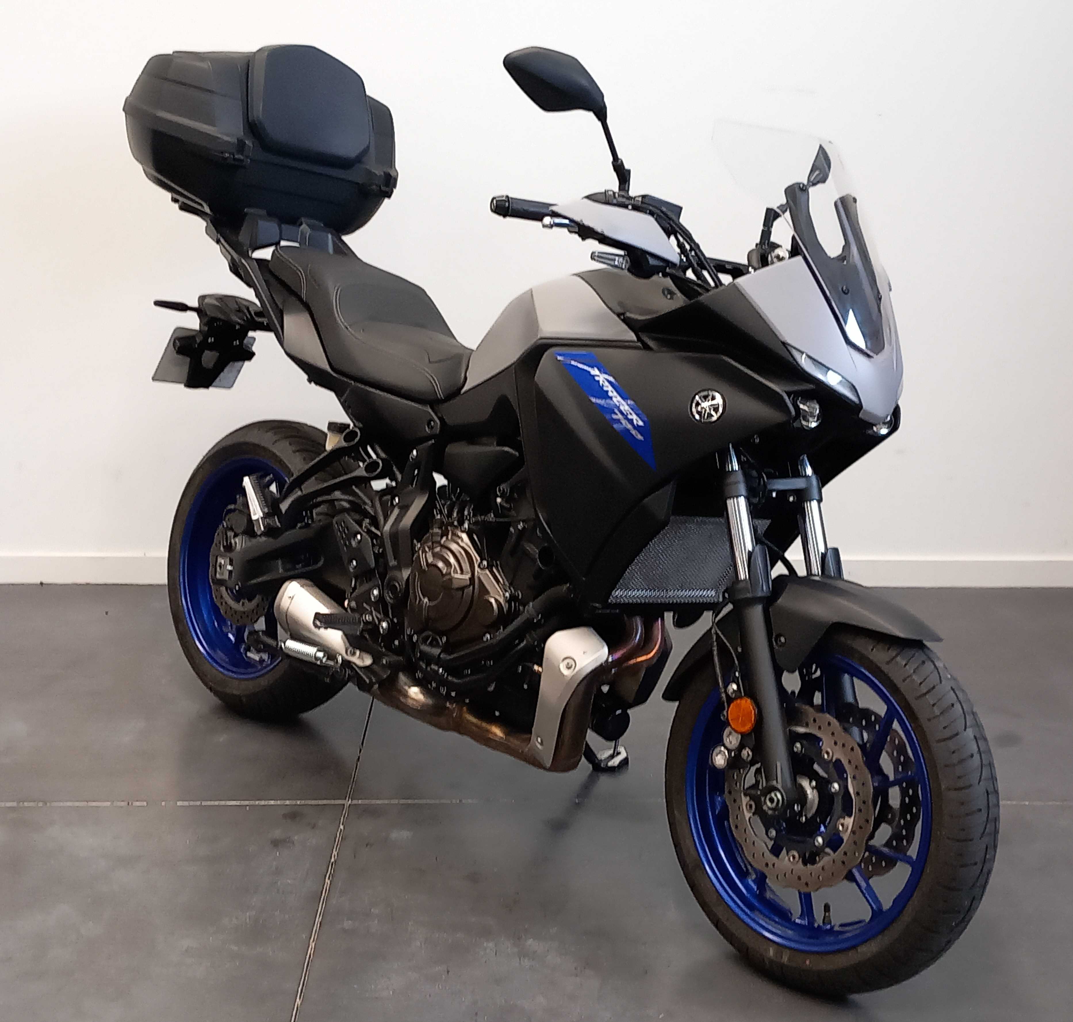 Yamaha MT-07 Tracer (MTT690) (35KW) 2020 HD vue 3/4 droite