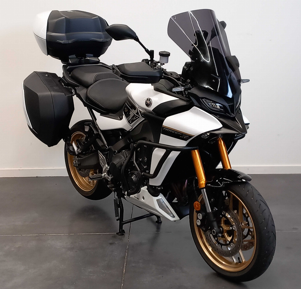 Yamaha TRACER 9 GT 2025 vue 3/4 droite