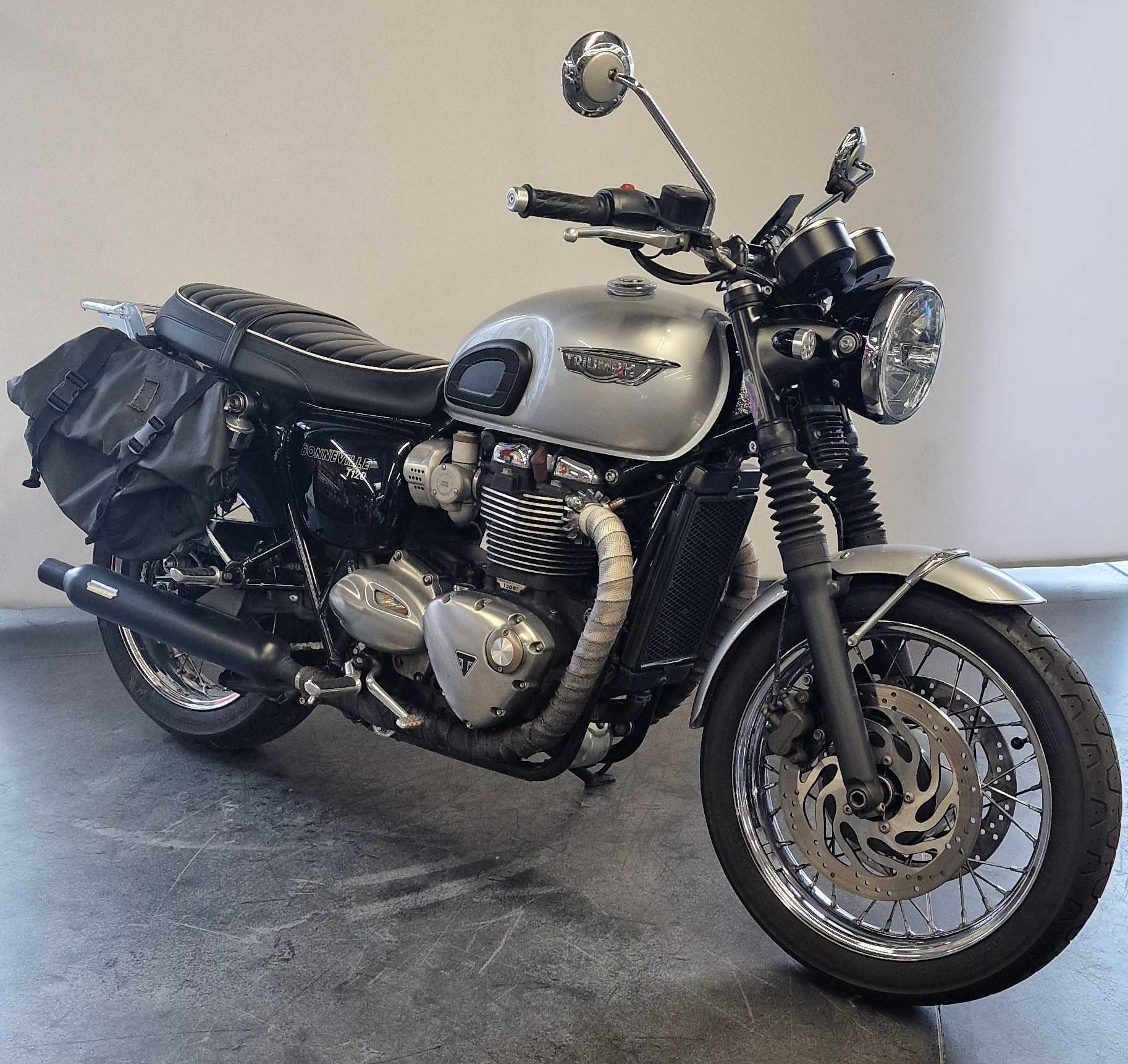 Triumph 1200 Bonneville T120 2018 HD vue 3/4 droite