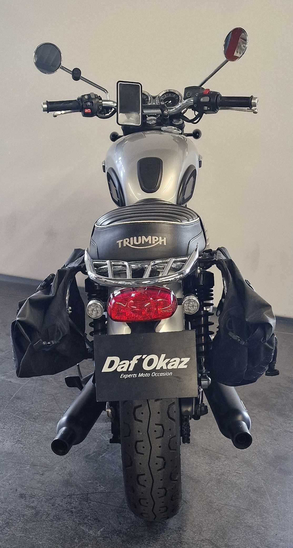 Triumph 1200 Bonneville T120 2018 HD vue arrière
