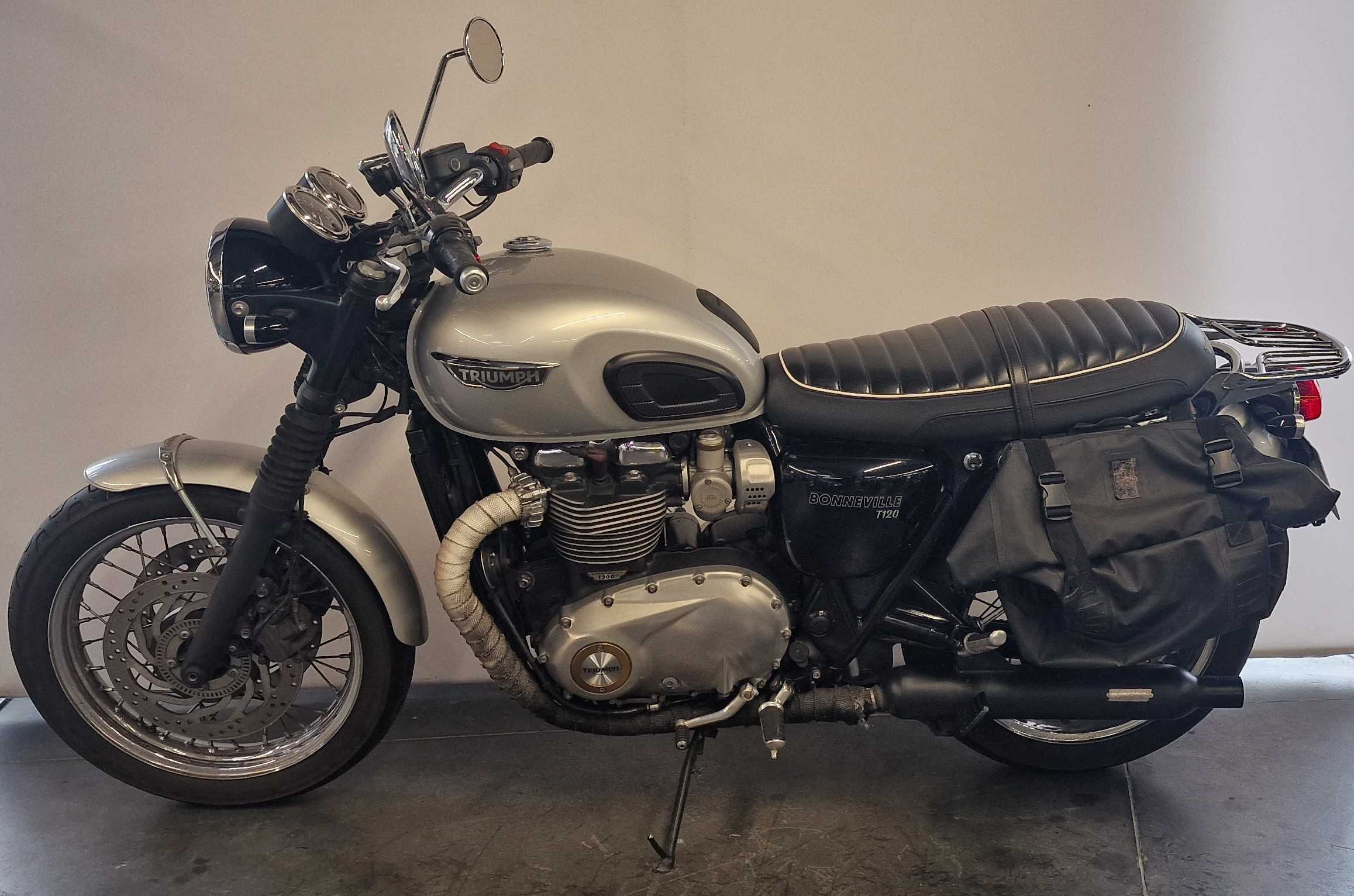 Triumph 1200 Bonneville T120 2018 HD vue gauche