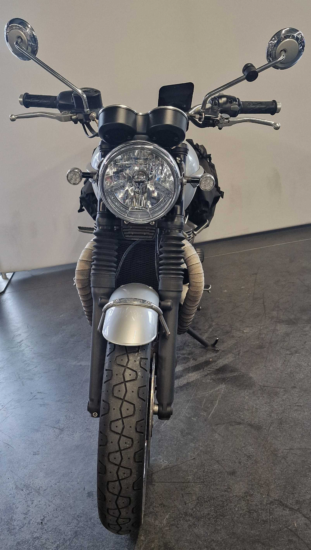 Triumph 1200 Bonneville T120 2018 vue avant