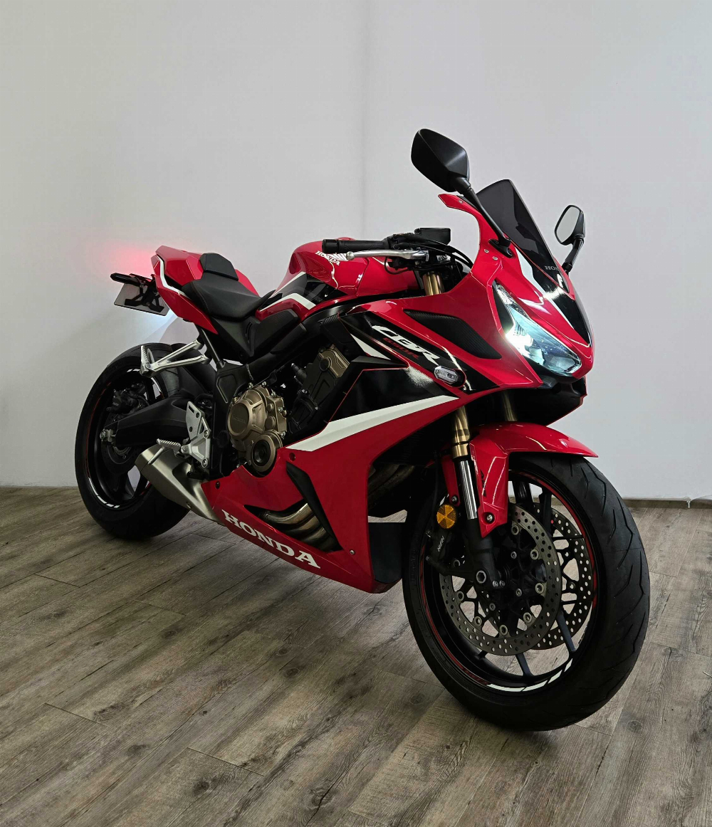Honda CBR 650 R ABS 2021 vue 3/4 droite