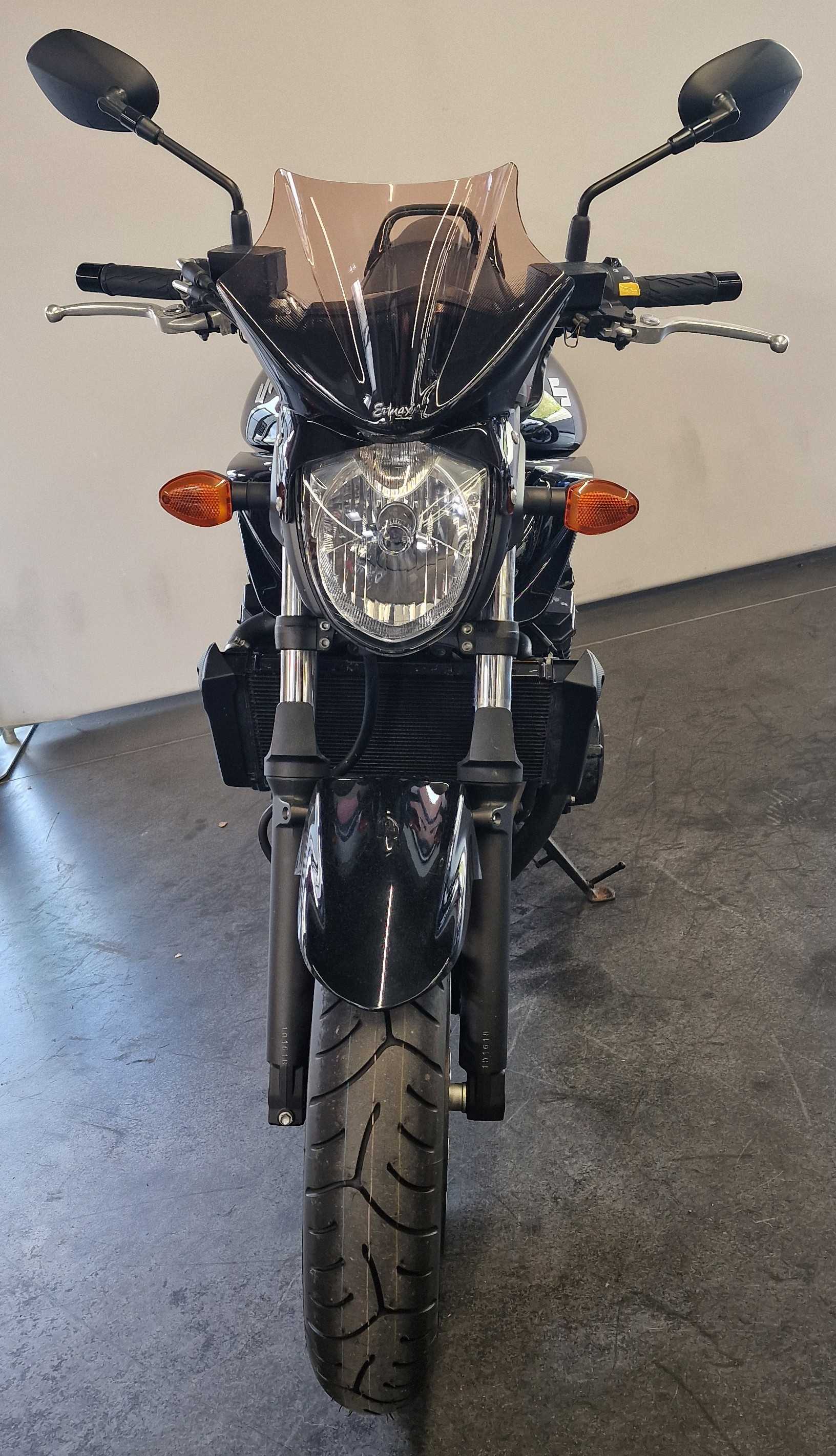 Suzuki GSF 650 N Bandit 2012 HD vue avant