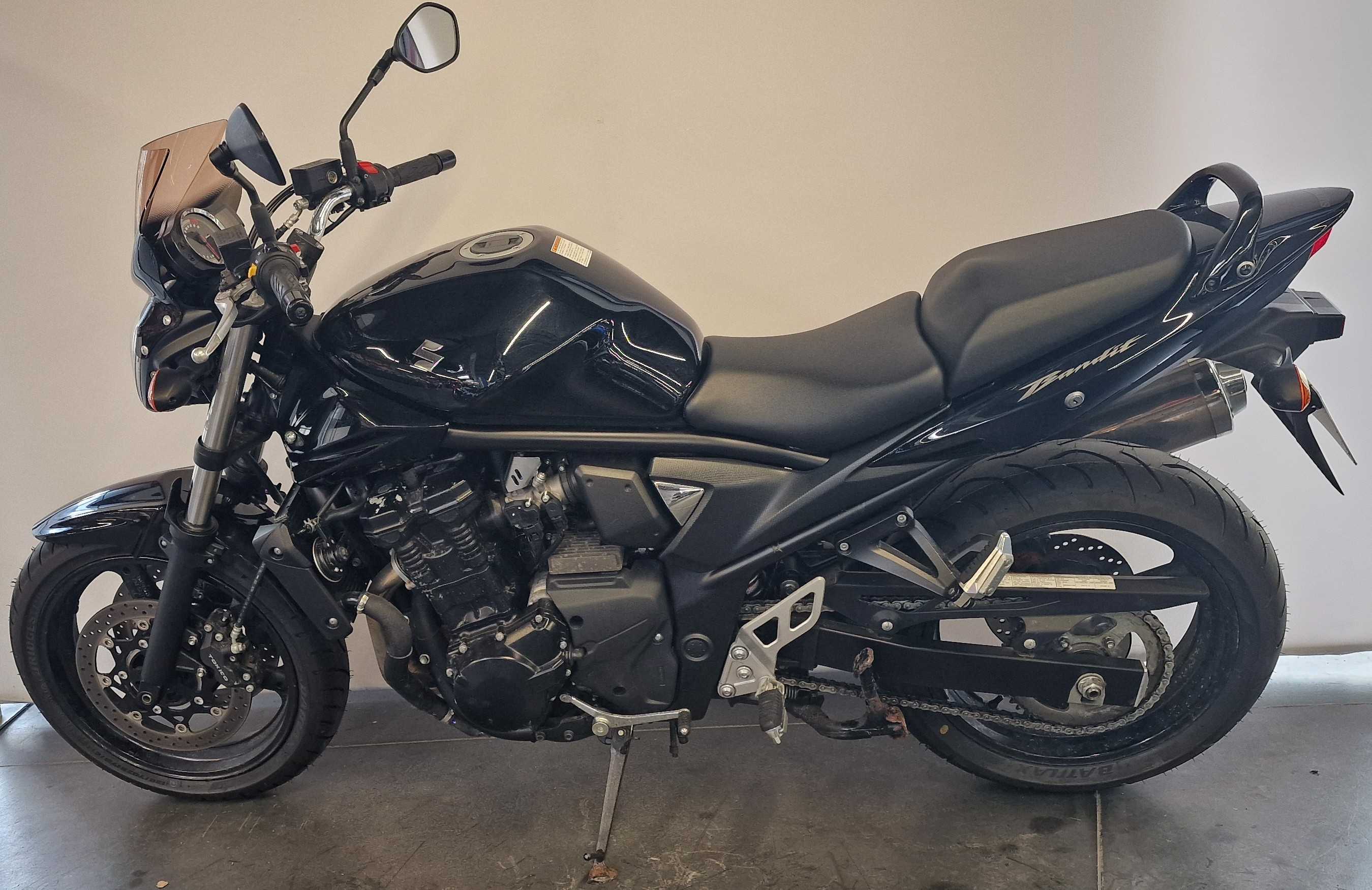 Suzuki GSF 650 N Bandit 2012 HD vue gauche
